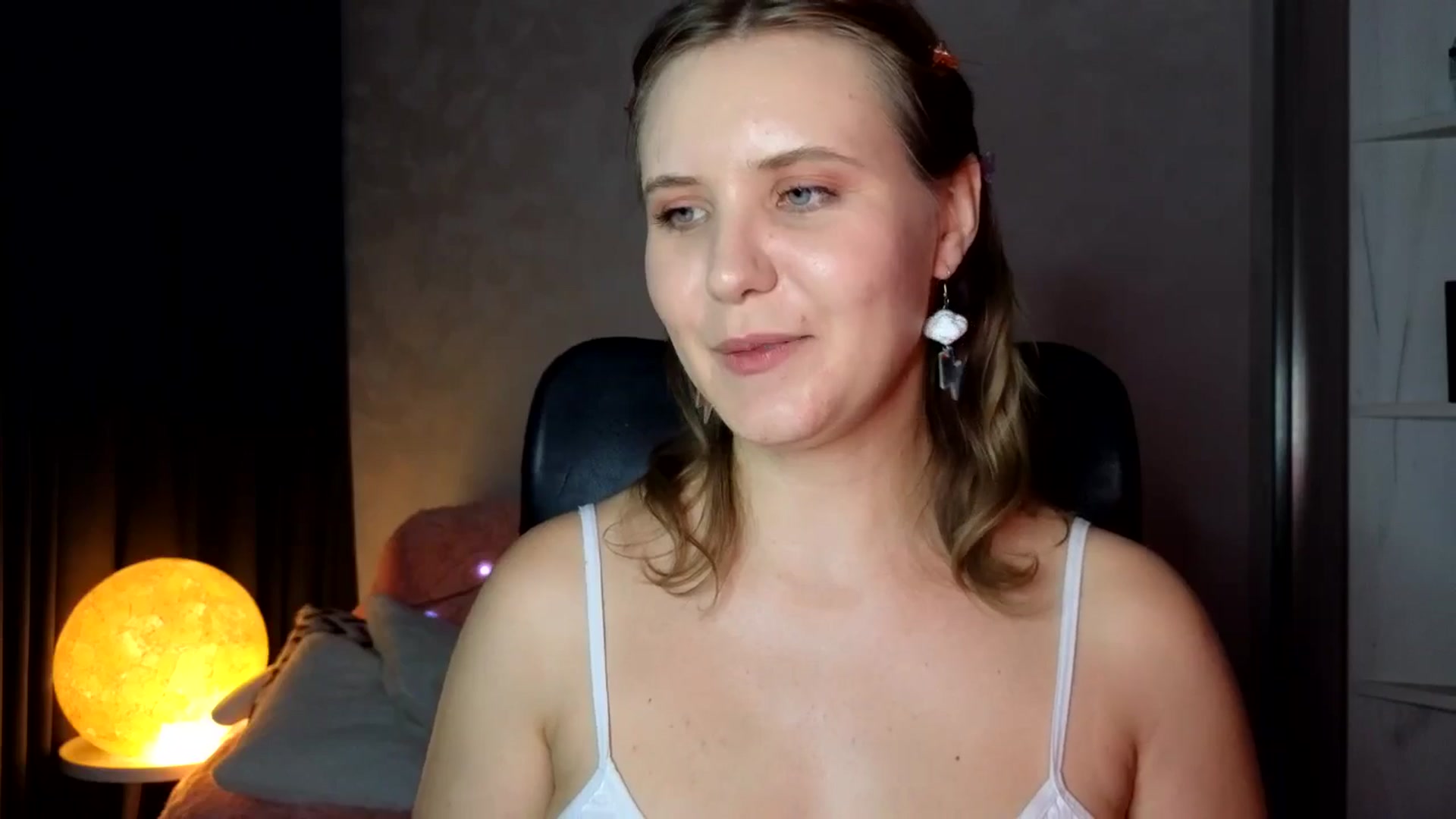 Gallery image thumbnail from YoungDunst's myfreecams stream on, 08/23/2025, 17:38 image 15 of 20