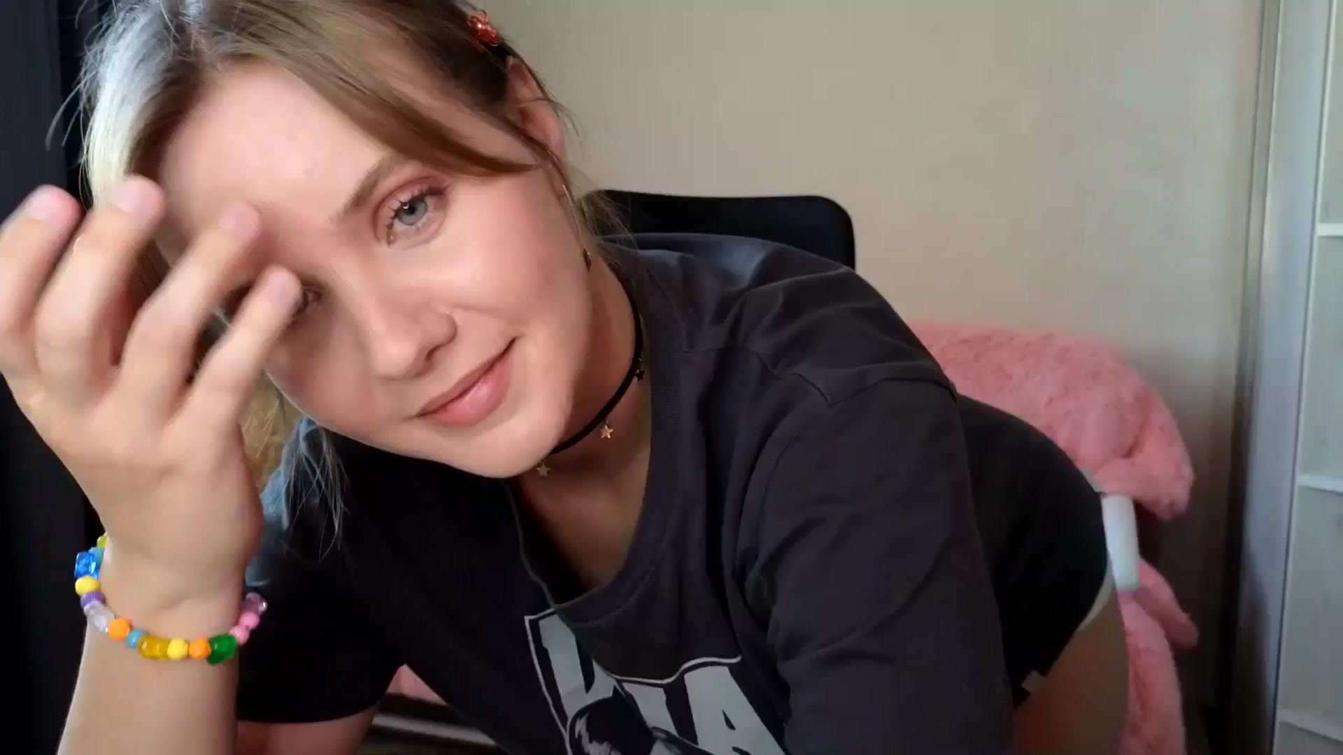 Gallery image thumbnail from YoungDunst's myfreecams stream on, 08/25/2025, 16:36 image 1 of 20