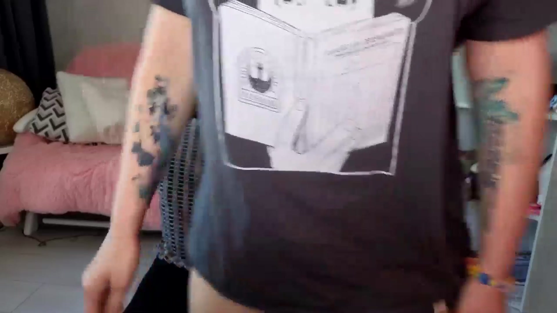 Gallery image thumbnail from YoungDunst's myfreecams stream on, 08/25/2025, 16:36 image 15 of 20