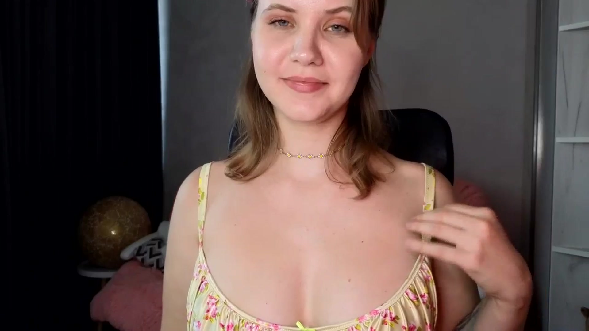 Gallery image thumbnail from YoungDunst's myfreecams stream on, 08/31/2025, 16:47 image 10 of 20