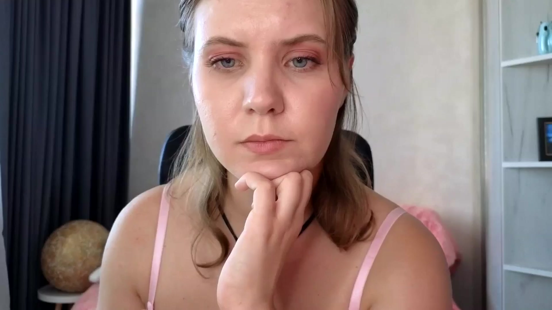 Gallery image thumbnail from YoungDunst's myfreecams stream on, 09/03/2025, 11:49 image 13 of 20