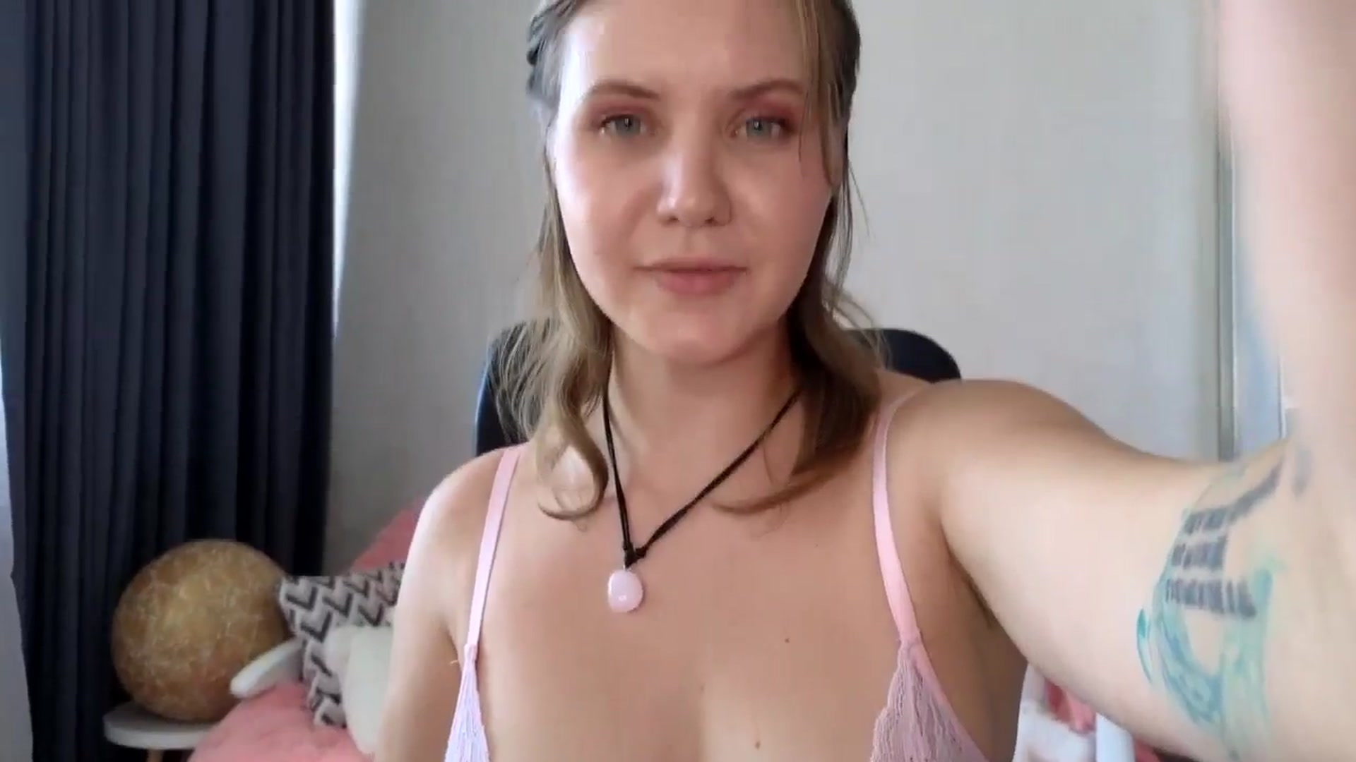 Gallery image thumbnail from YoungDunst's myfreecams stream on, 09/03/2025, 11:49 image 17 of 20