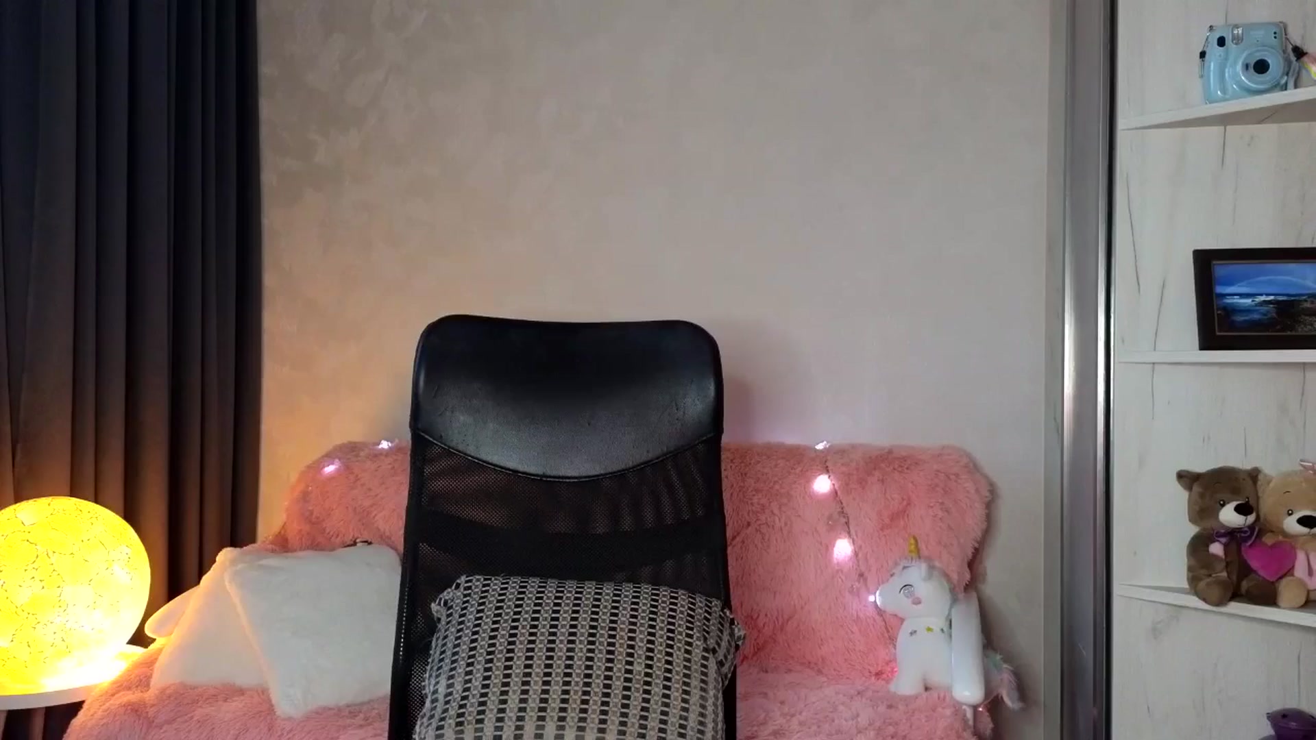 Gallery image thumbnail from YoungDunst's myfreecams stream on, 09/16/2025, 16:48 image 1 of 20