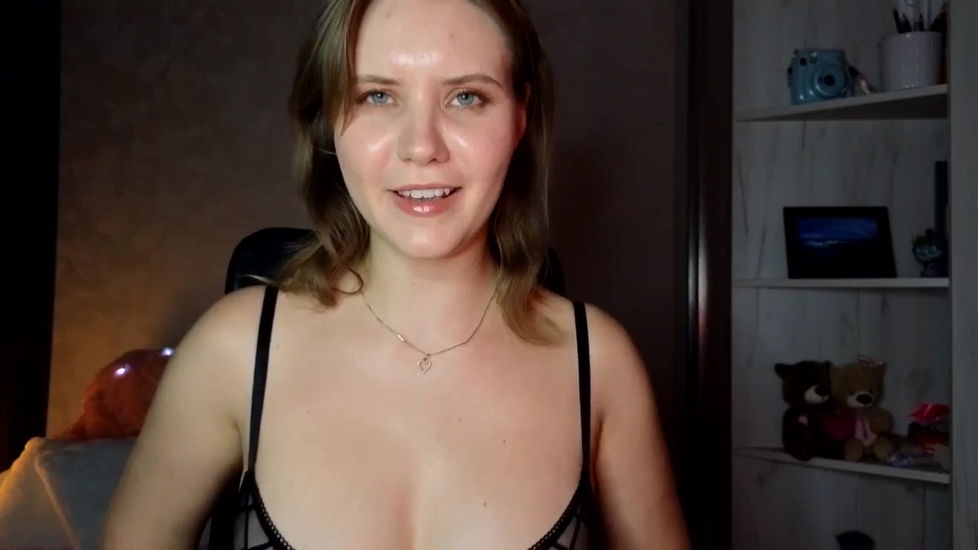 Gallery image thumbnail from YoungDunst's myfreecams stream on, 09/16/2025, 16:48 image 16 of 20