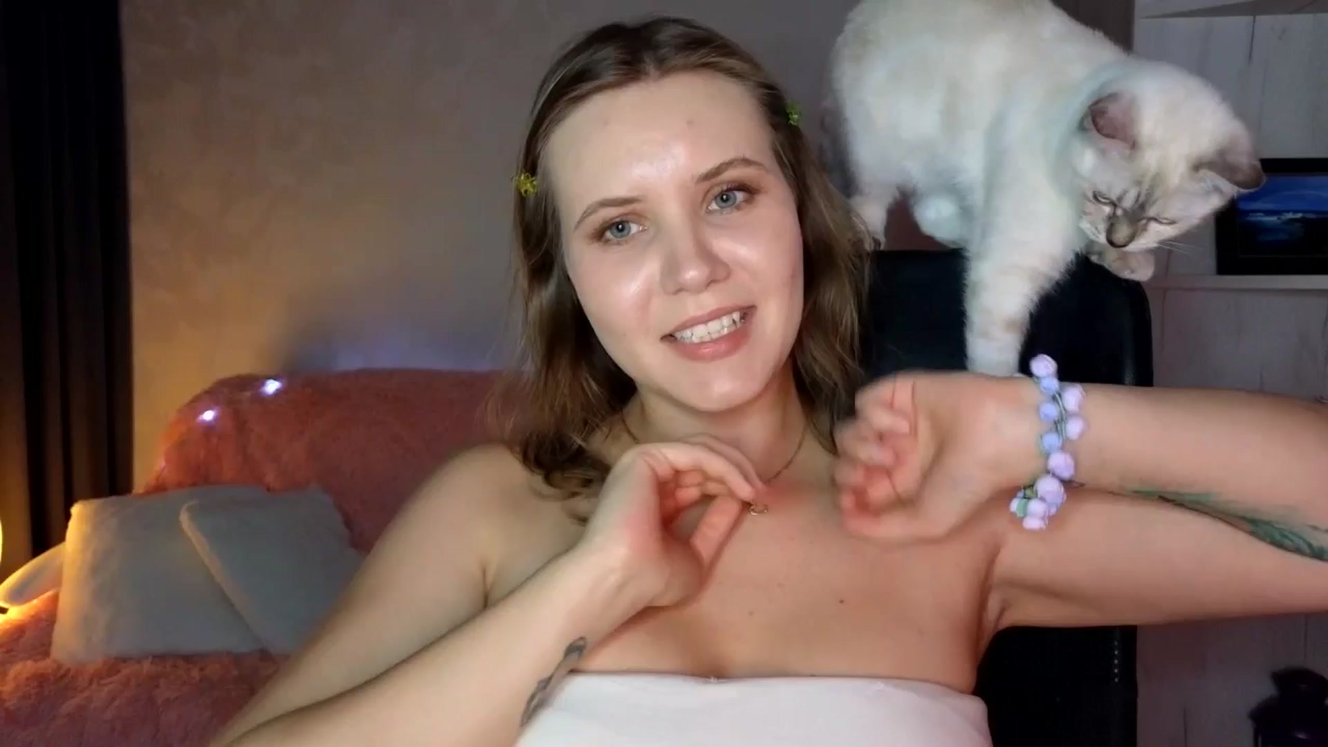 Gallery image thumbnail from YoungDunst's myfreecams stream on, 09/18/2025, 17:10 image 7 of 20