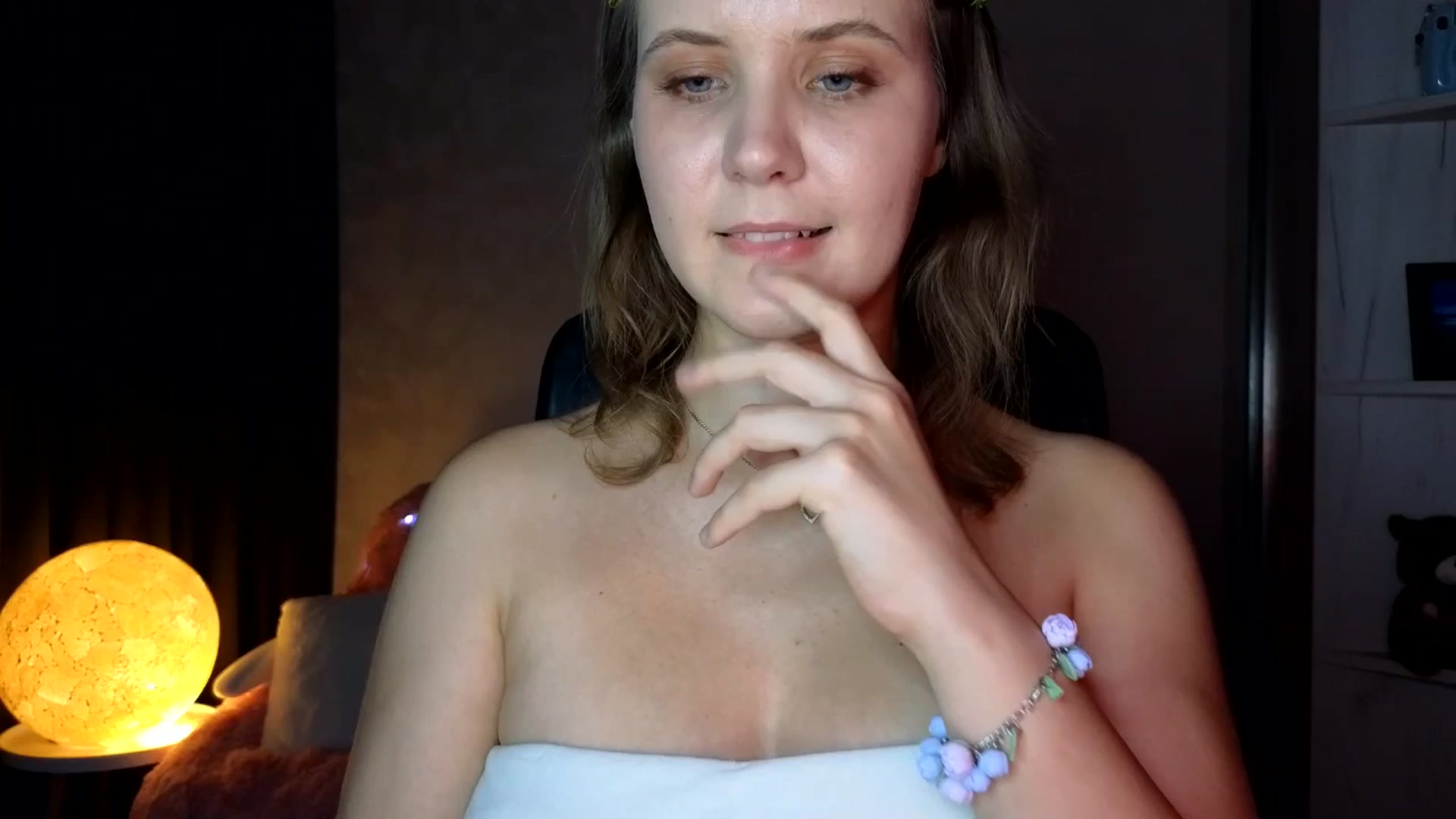 Gallery image thumbnail from YoungDunst's myfreecams stream on, 09/18/2025, 17:10 image 19 of 20