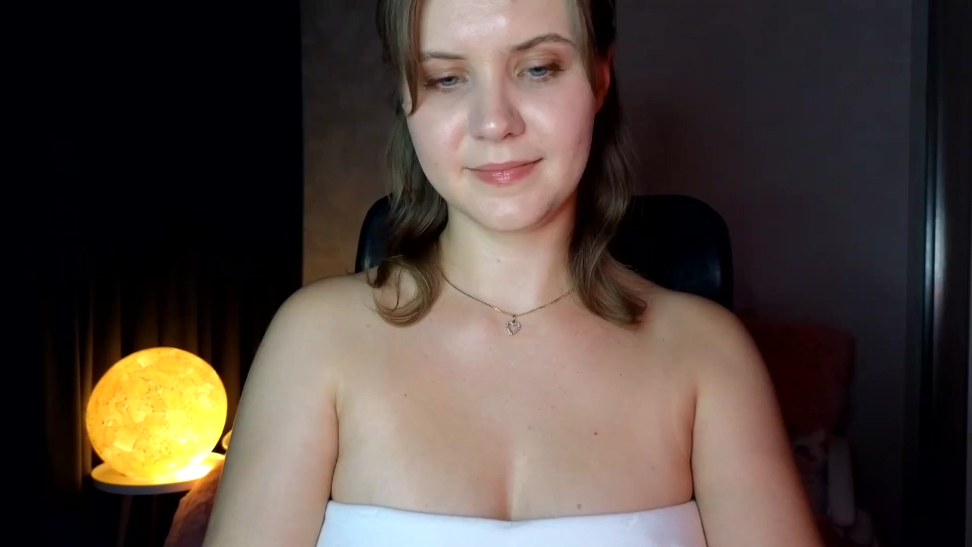 Gallery image thumbnail from YoungDunst's myfreecams stream on, 09/18/2025, 18:26 image 13 of 20