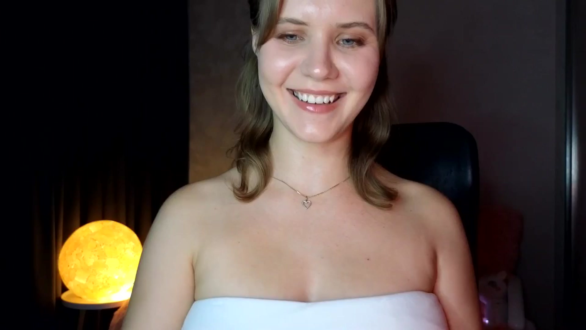 Gallery image thumbnail from YoungDunst's myfreecams stream on, 09/18/2025, 18:26 image 19 of 20