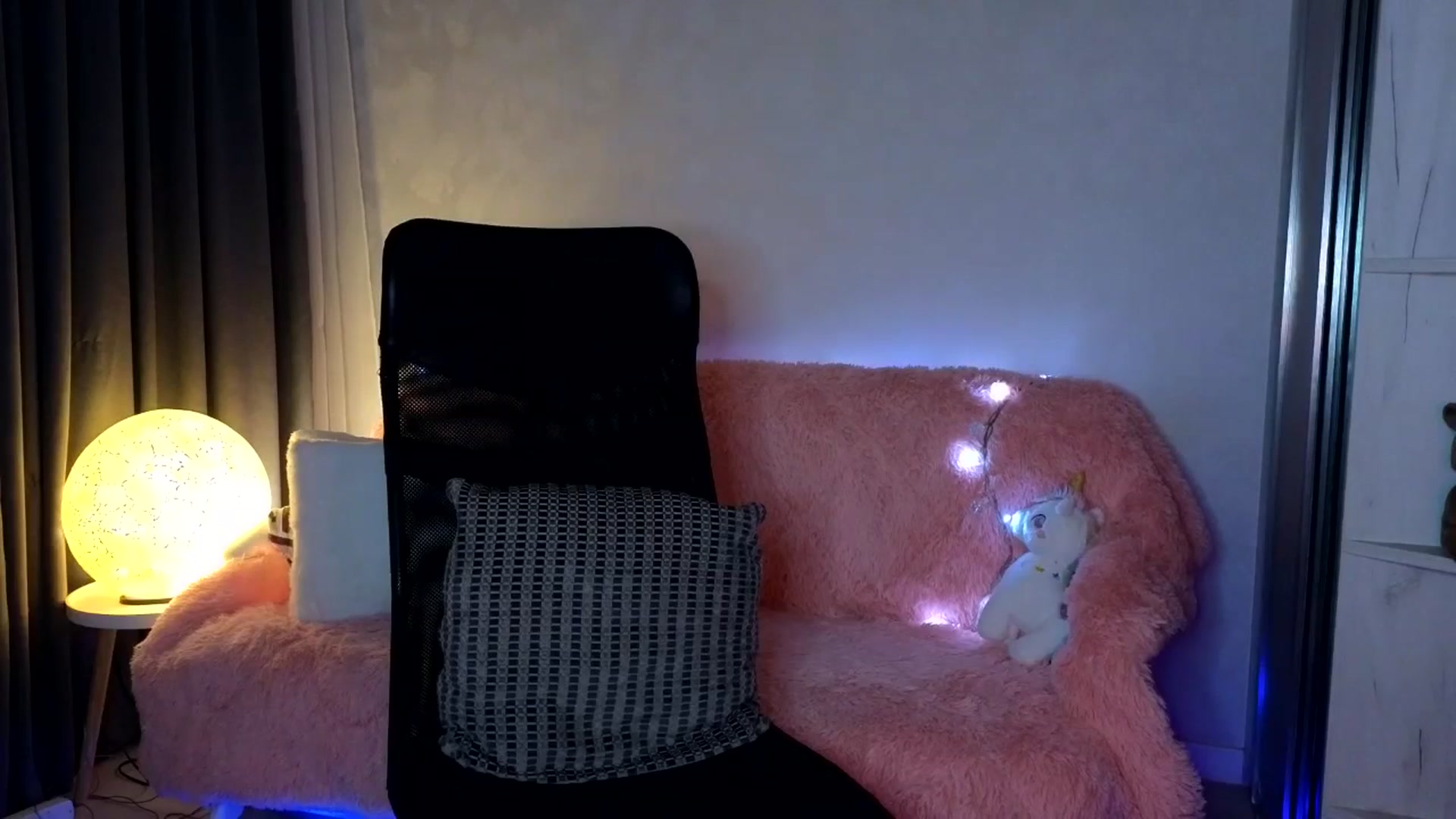 Gallery image thumbnail from YoungDunst's myfreecams stream on, 10/15/2025, 22:28 image 15 of 20