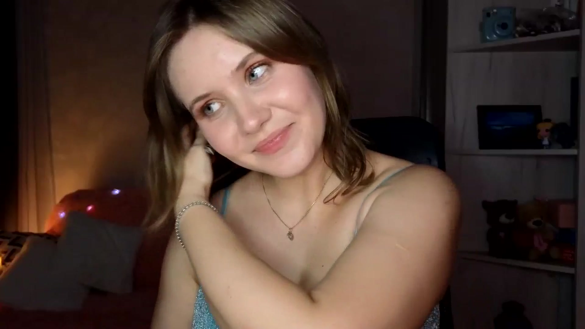 Gallery image thumbnail from YoungDunst's myfreecams stream on, 10/19/2025, 20:05 image 20 of 20