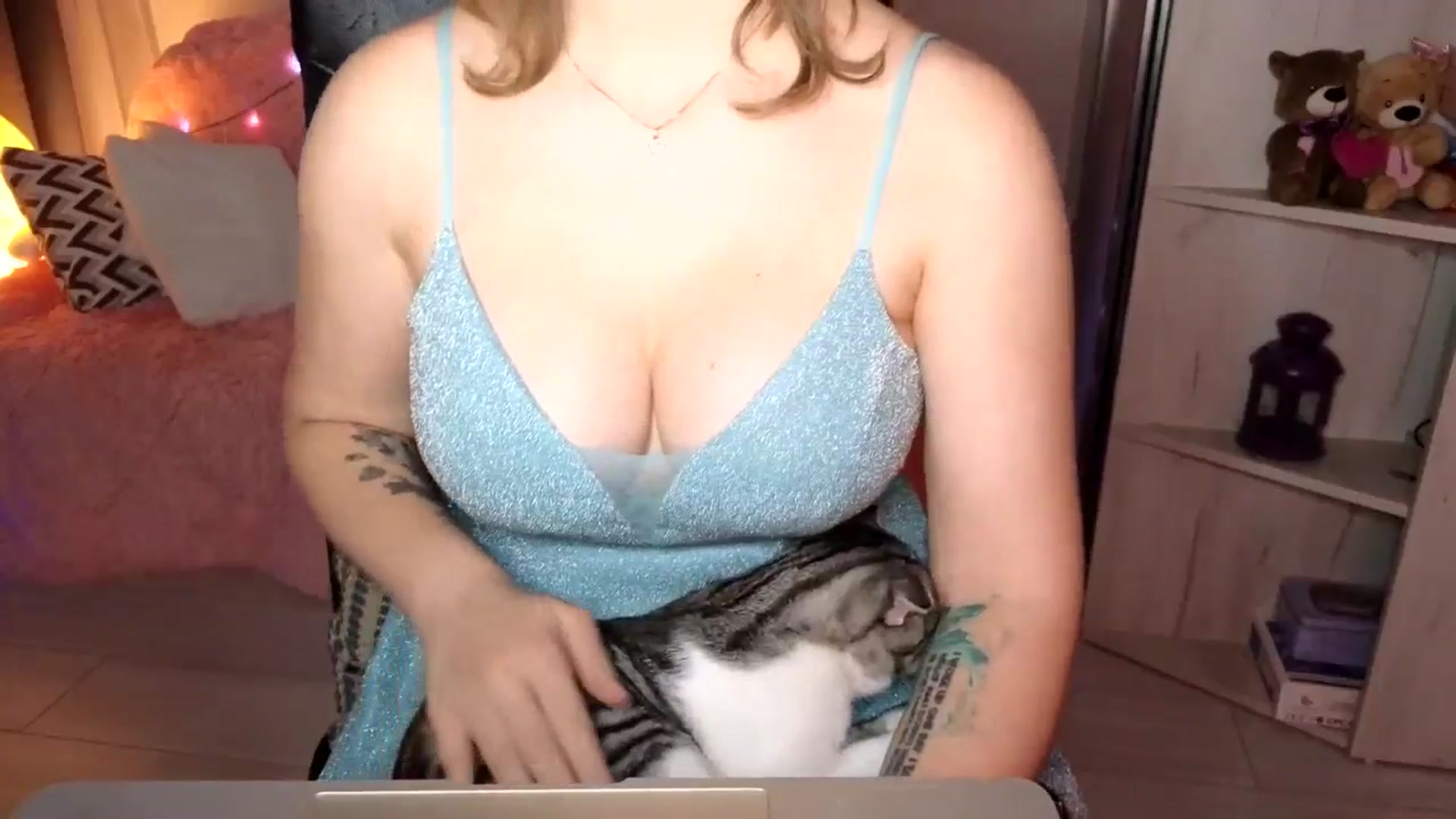 Gallery image thumbnail from YoungDunst's myfreecams stream on, 10/19/2025, 21:35 image 19 of 20