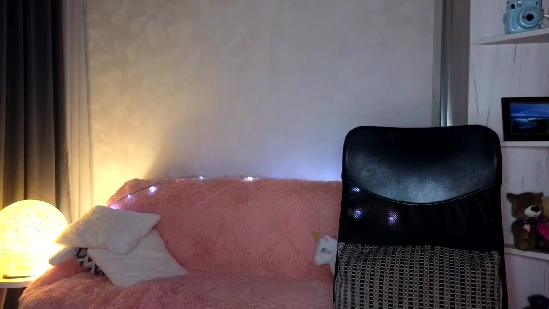 Gallery image thumbnail from YoungDunst's myfreecams stream on, 11/01/2025, 20:23 image 7 of 20