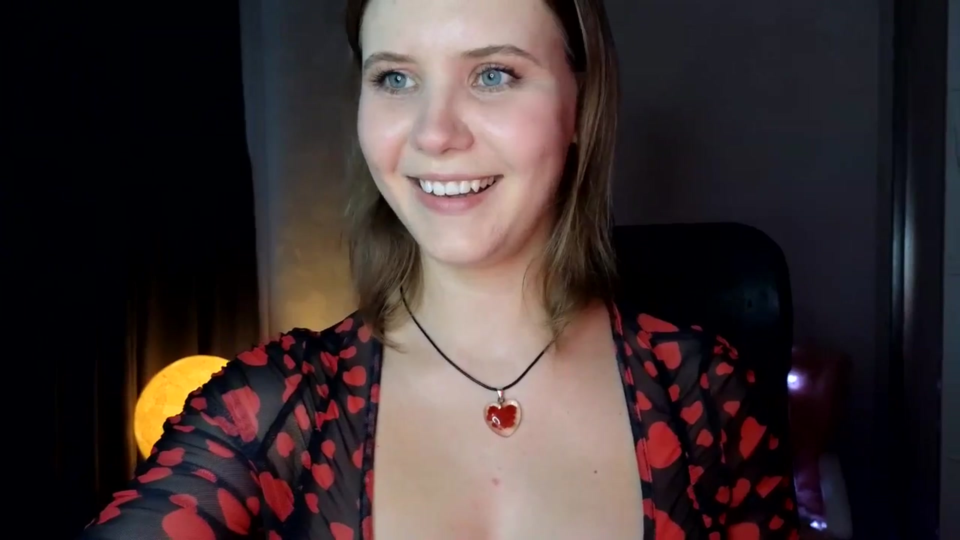 Gallery image thumbnail from YoungDunst's myfreecams stream on, 11/11/2025, 14:50 image 11 of 20