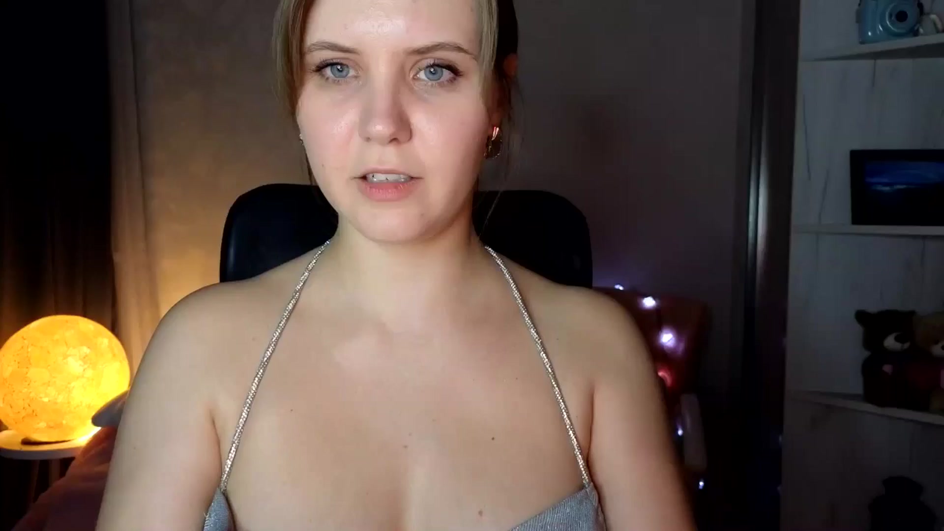 Gallery image thumbnail from YoungDunst's myfreecams stream on, 11/13/2025, 21:29 image 5 of 20