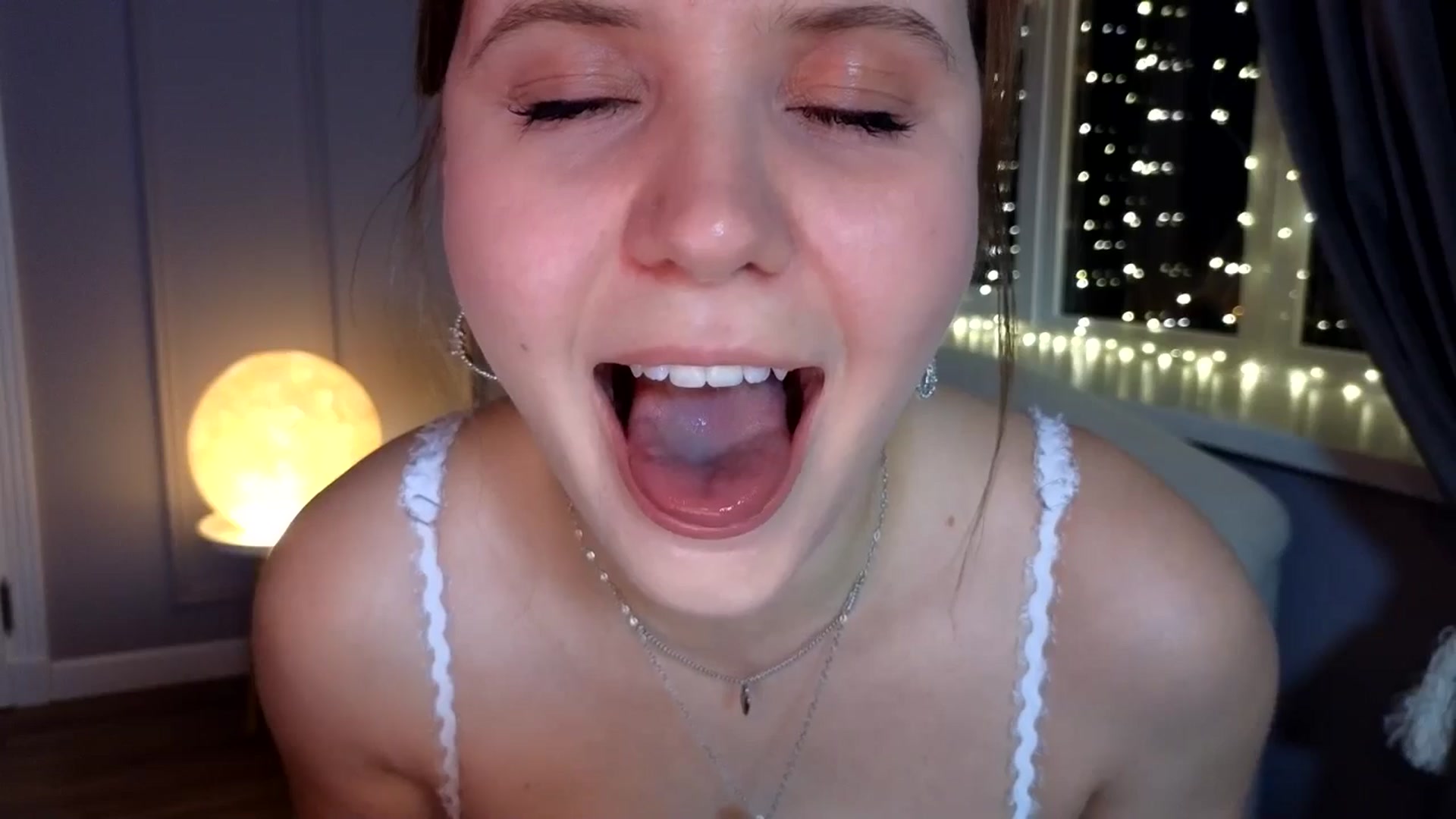 Gallery image thumbnail from YoungDunst's myfreecams stream on, 12/18/2025, 18:08 image 11 of 20