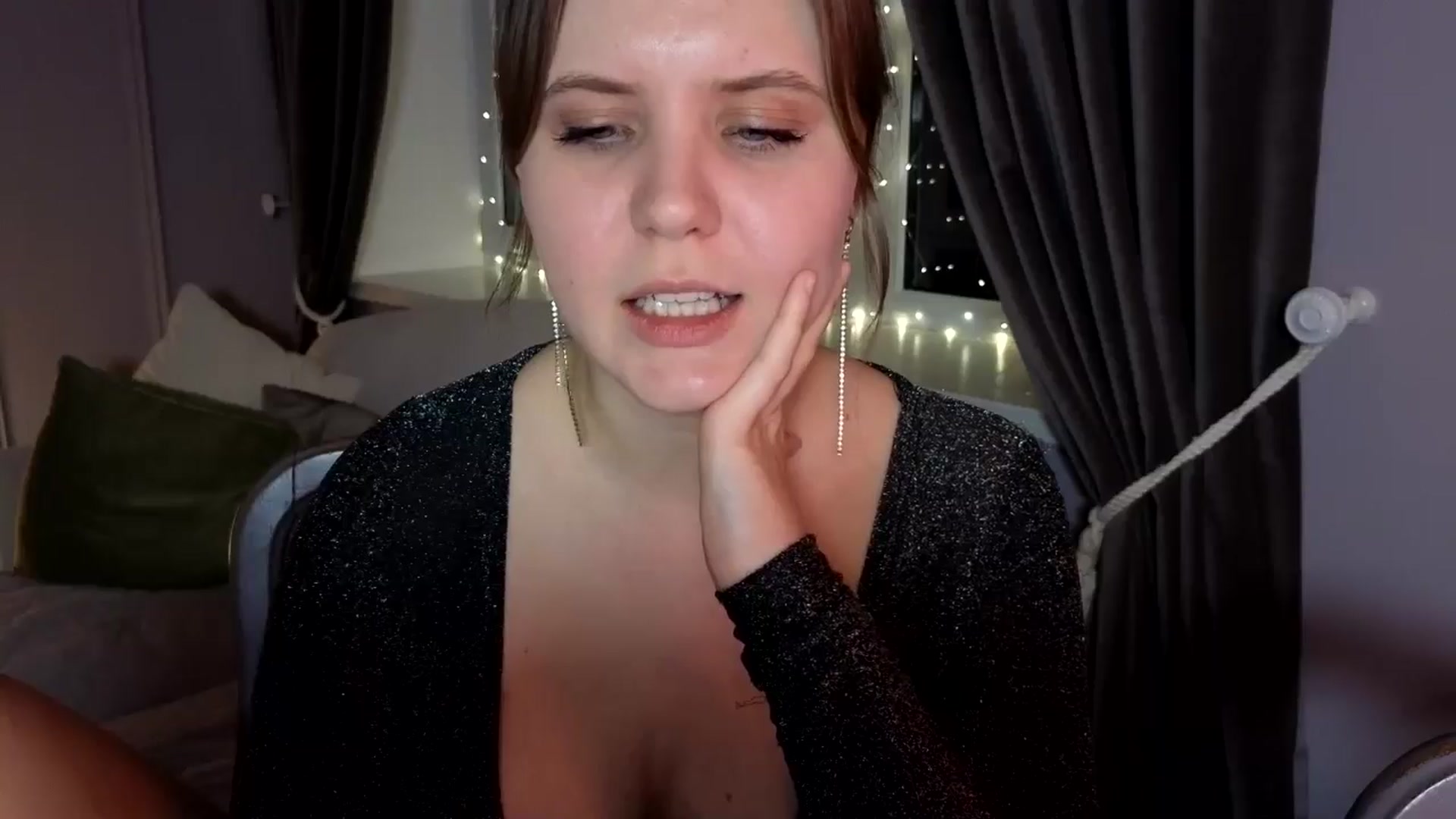 Gallery image thumbnail from YoungDunst's myfreecams stream on, 12/19/2025, 18:29 image 6 of 20