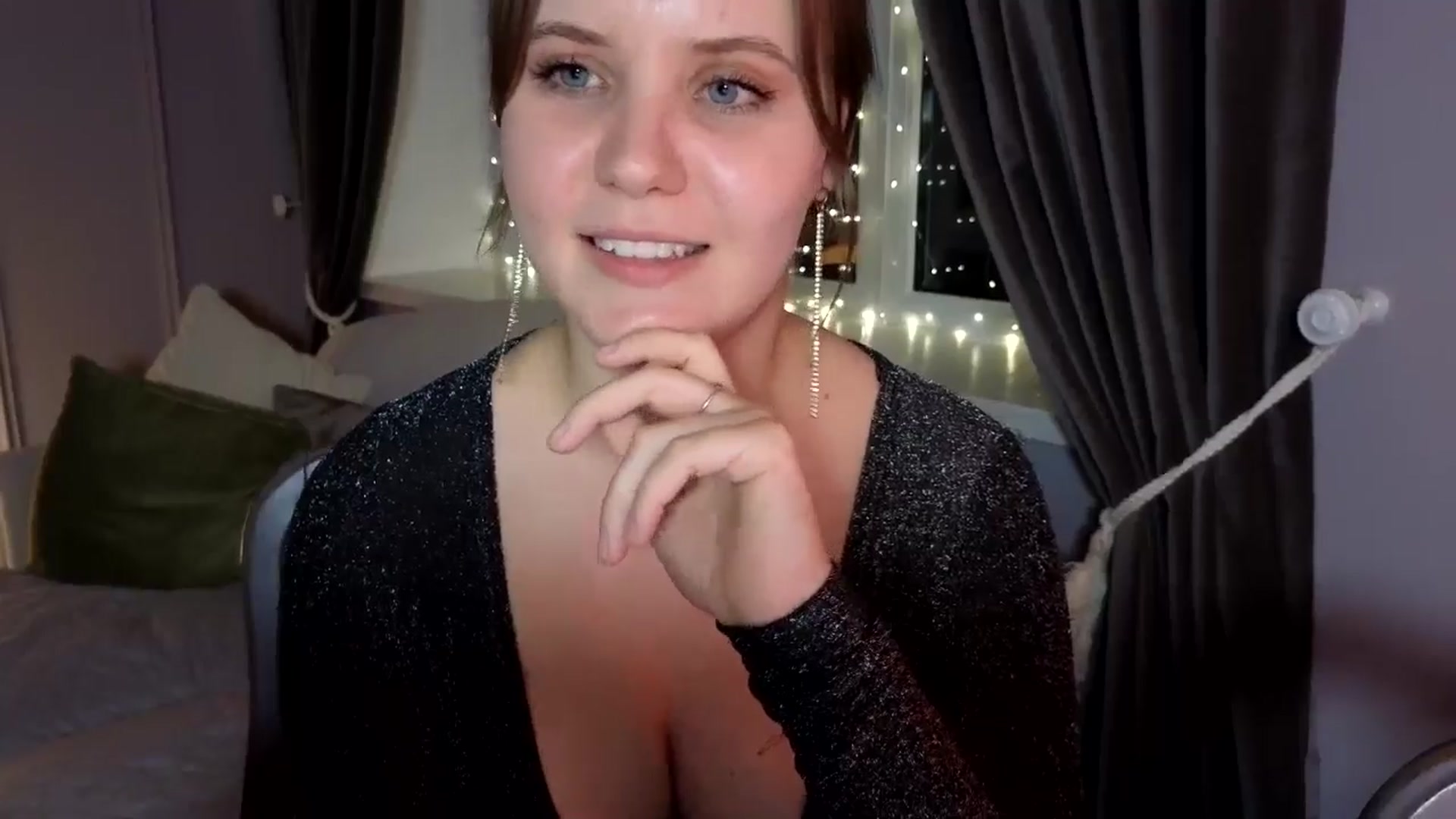 Gallery image thumbnail from YoungDunst's myfreecams stream on, 12/19/2025, 18:29 image 7 of 20