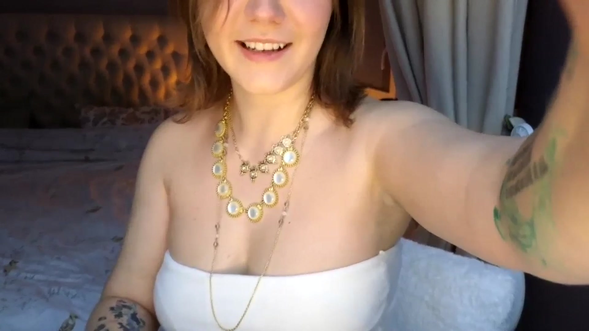 Gallery image thumbnail from YoungDunst's myfreecams stream on, 02/09/2026, 17:36 image 5 of 20