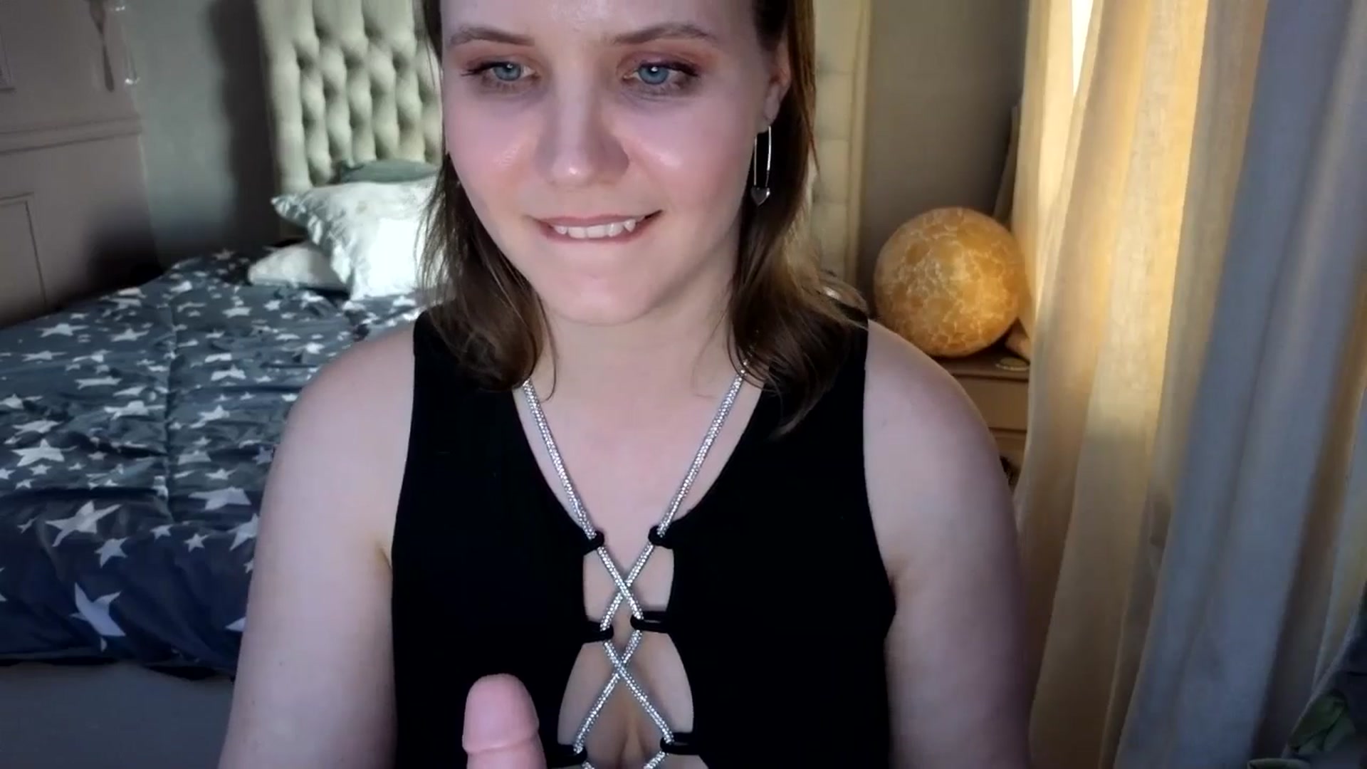 Gallery image thumbnail from YoungDunst's myfreecams stream on, 04/21/2026, 16:30 image 10 of 20