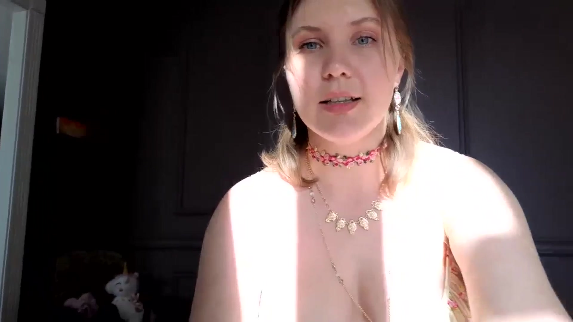 Gallery image thumbnail from YoungDunst's myfreecams stream on, 04/29/2026, 16:03 image 8 of 20