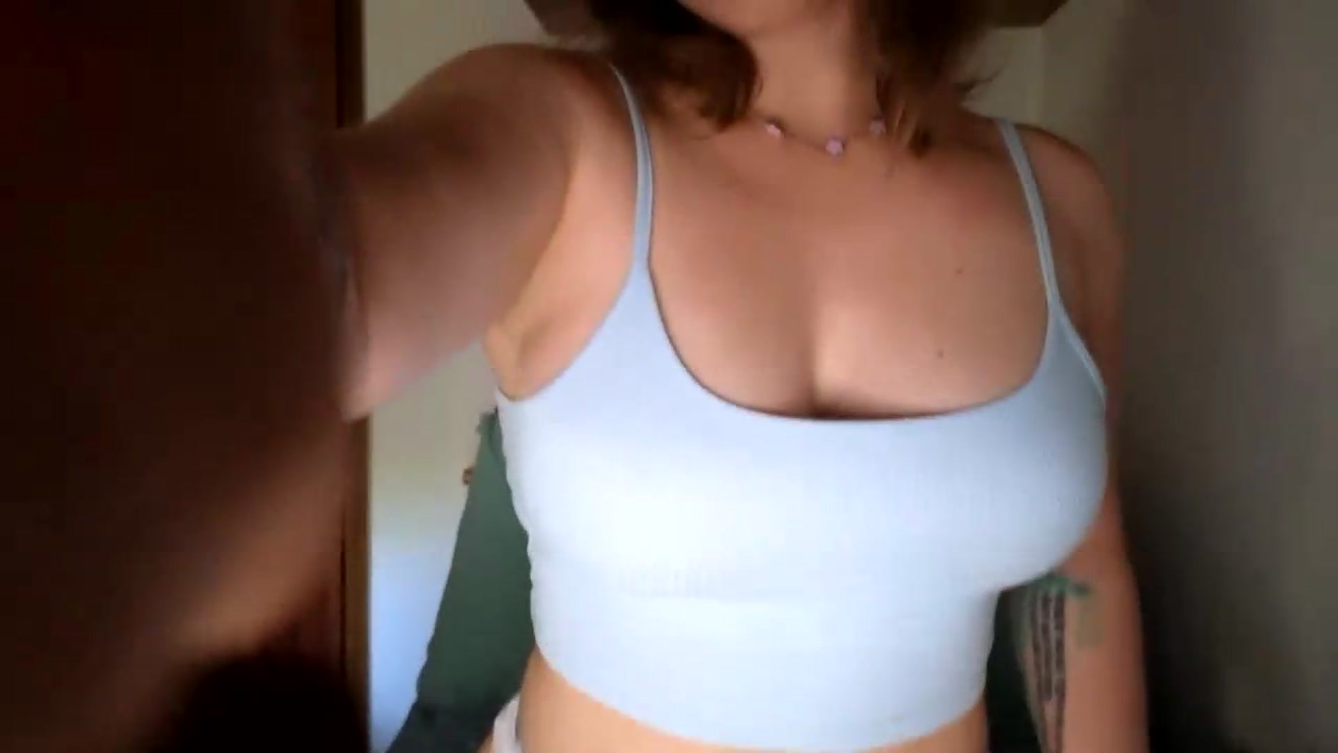 Gallery image thumbnail from YoungDunst's myfreecams stream on, 05/31/2026, 13:32 image 9 of 20