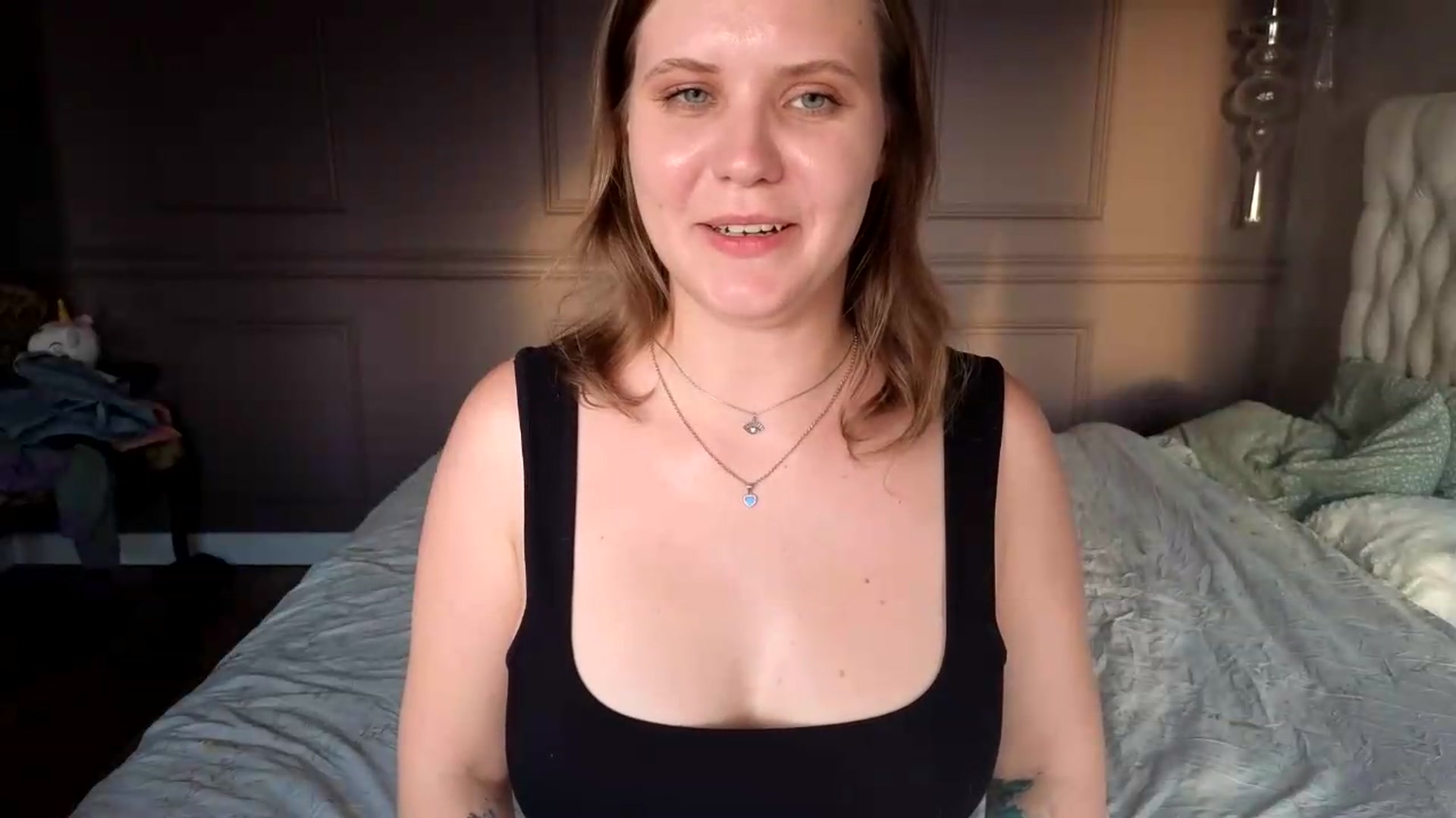 Gallery image thumbnail from YoungDunst's myfreecams stream on, 06/10/2026, 18:03 image 6 of 20