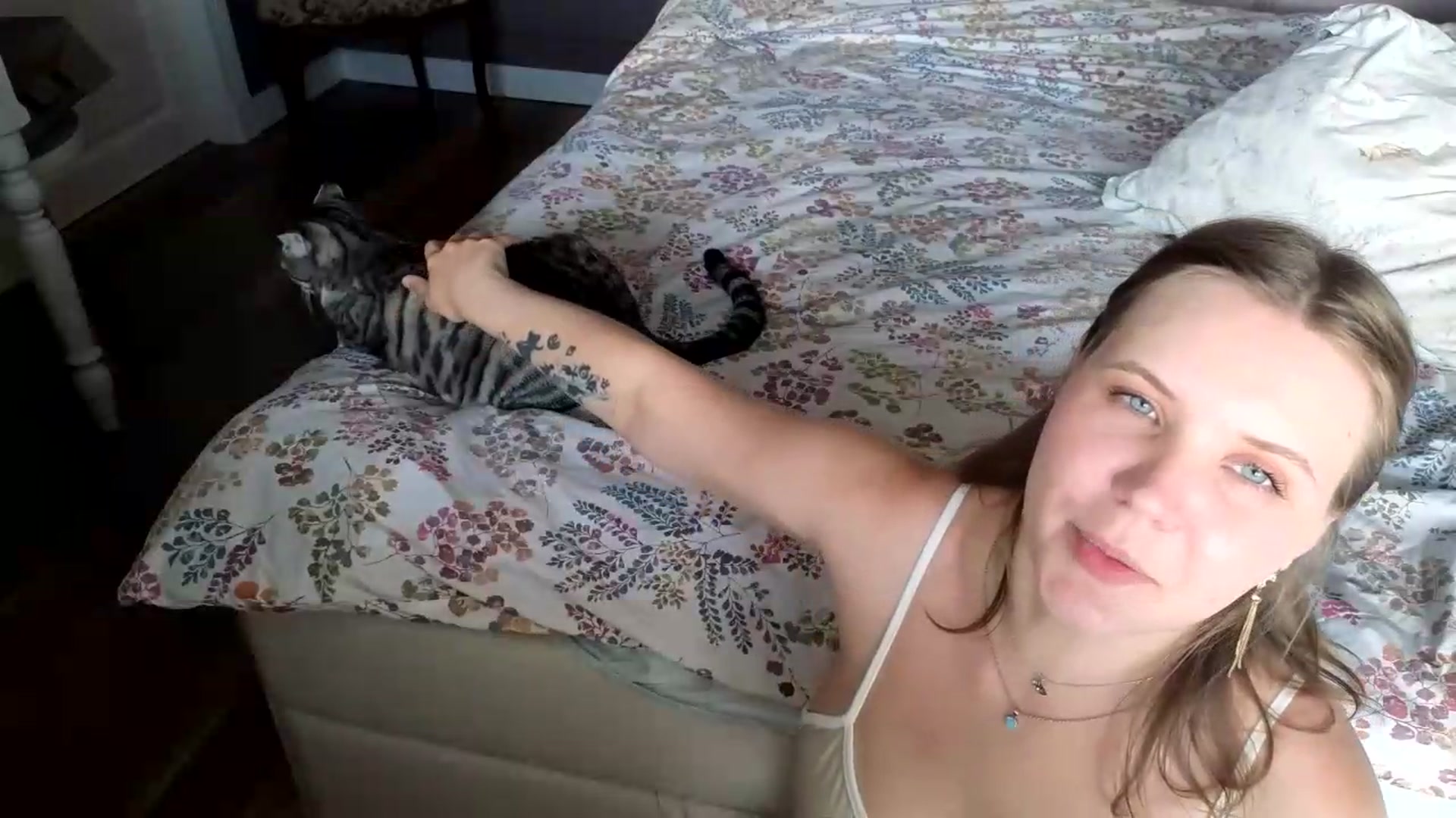 Gallery image thumbnail from YoungDunst's myfreecams stream on, 06/26/2026, 17:04 image 15 of 20