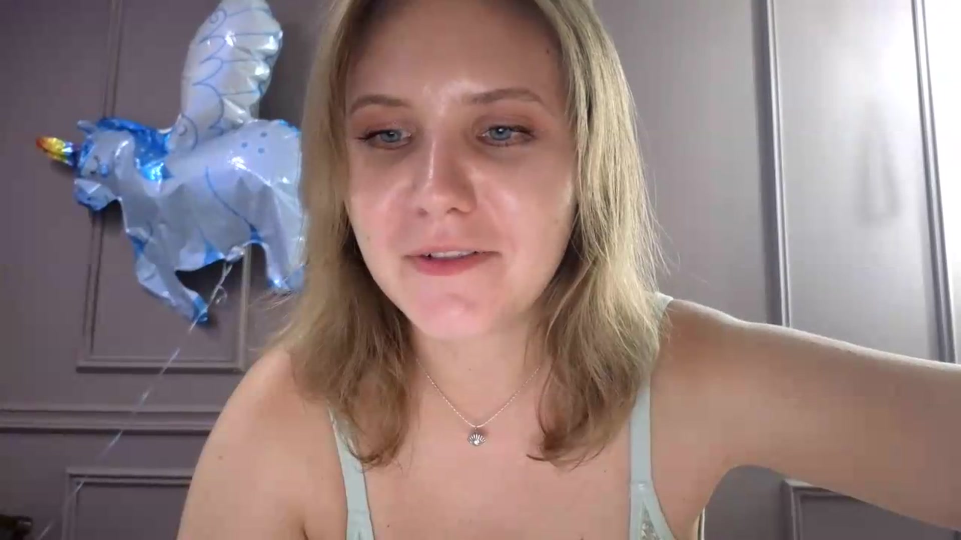 Gallery image thumbnail from YoungDunst's myfreecams stream on, 08/03/2026, 19:57 image 4 of 20