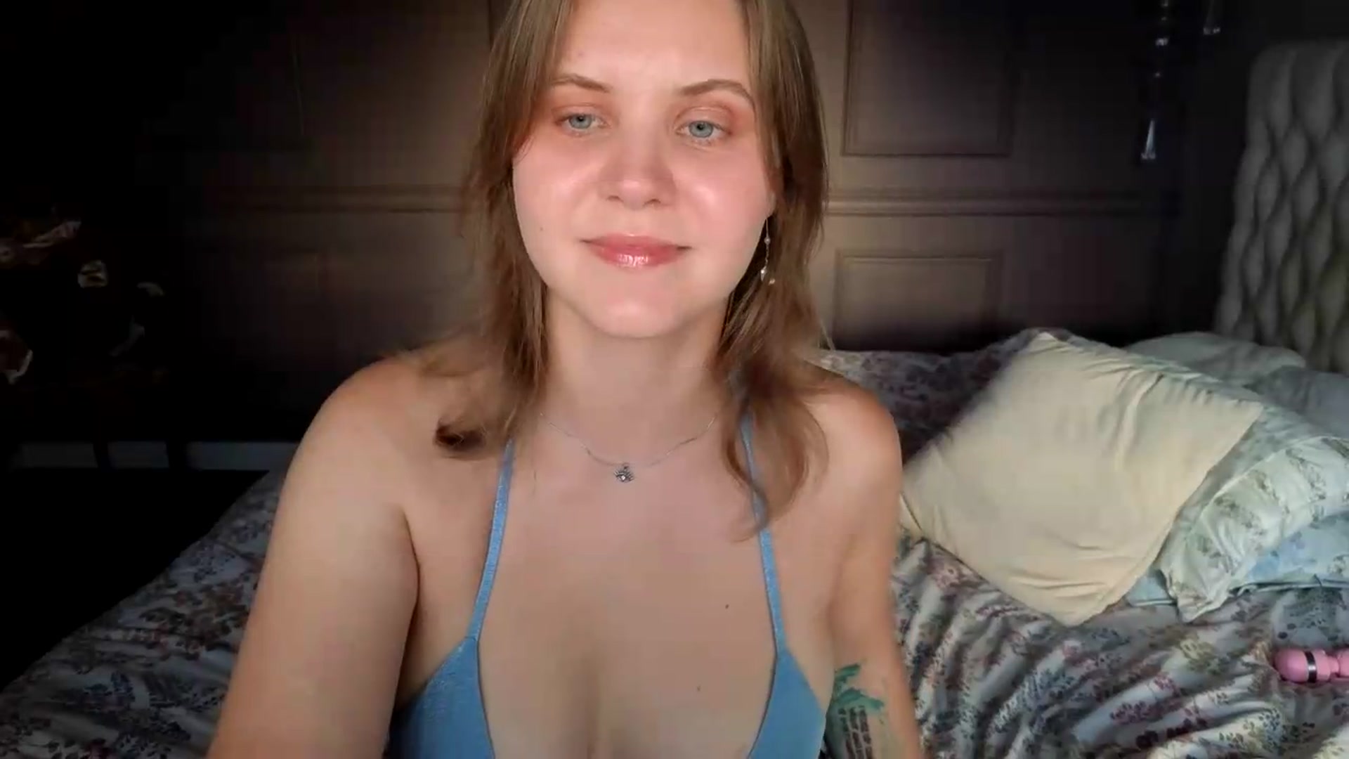 Gallery image thumbnail from YoungDunst's myfreecams stream on, 08/18/2026, 17:16 image 10 of 20
