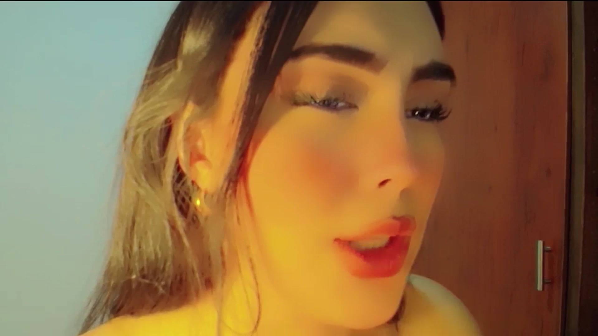 Gallery image thumbnail from YoungGirl's myfreecams stream on, 01/22/2024, 08:34 image 4 of 20