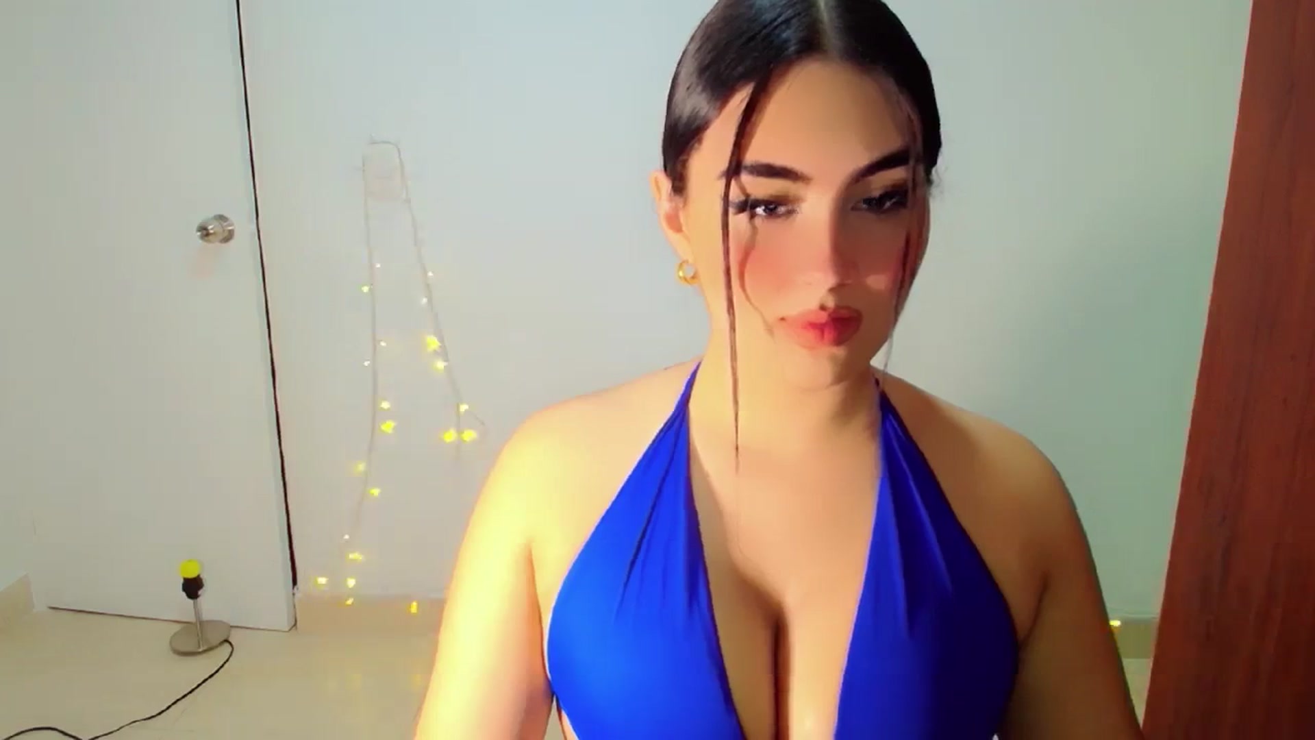 Gallery image thumbnail from YoungGirl's myfreecams stream on, 02/01/2024, 09:41 image 13 of 20