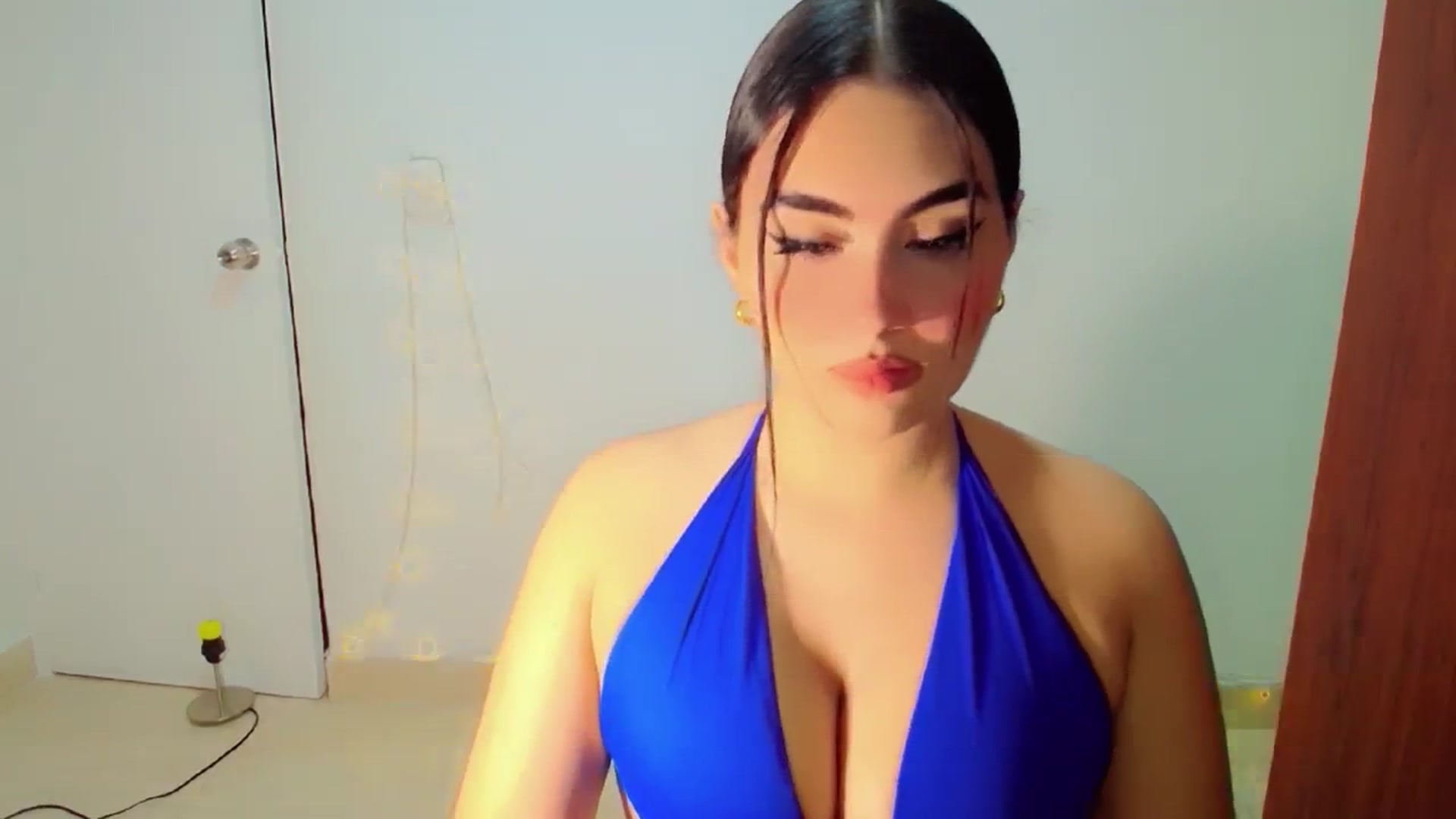 Gallery image thumbnail from YoungGirl's myfreecams stream on, 02/01/2024, 09:41 image 14 of 20