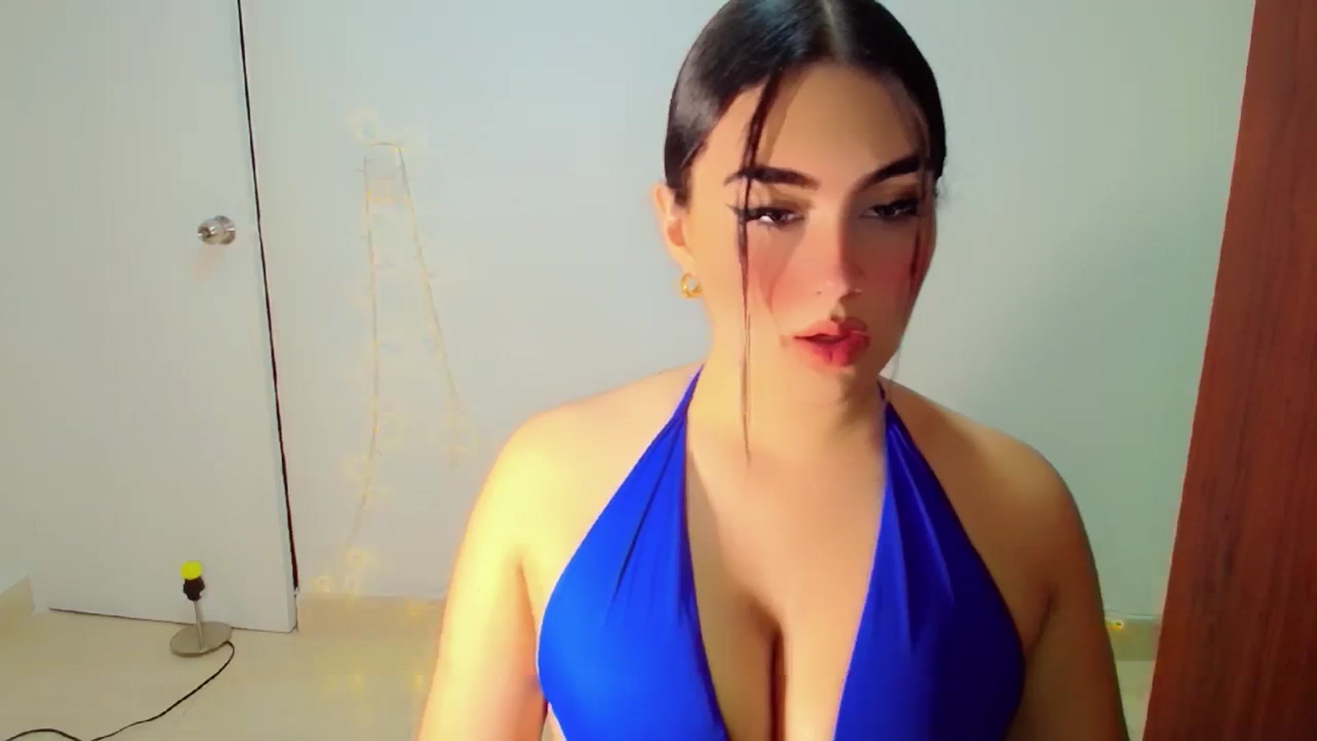 Gallery image thumbnail from YoungGirl's myfreecams stream on, 02/01/2024, 09:41 image 6 of 20