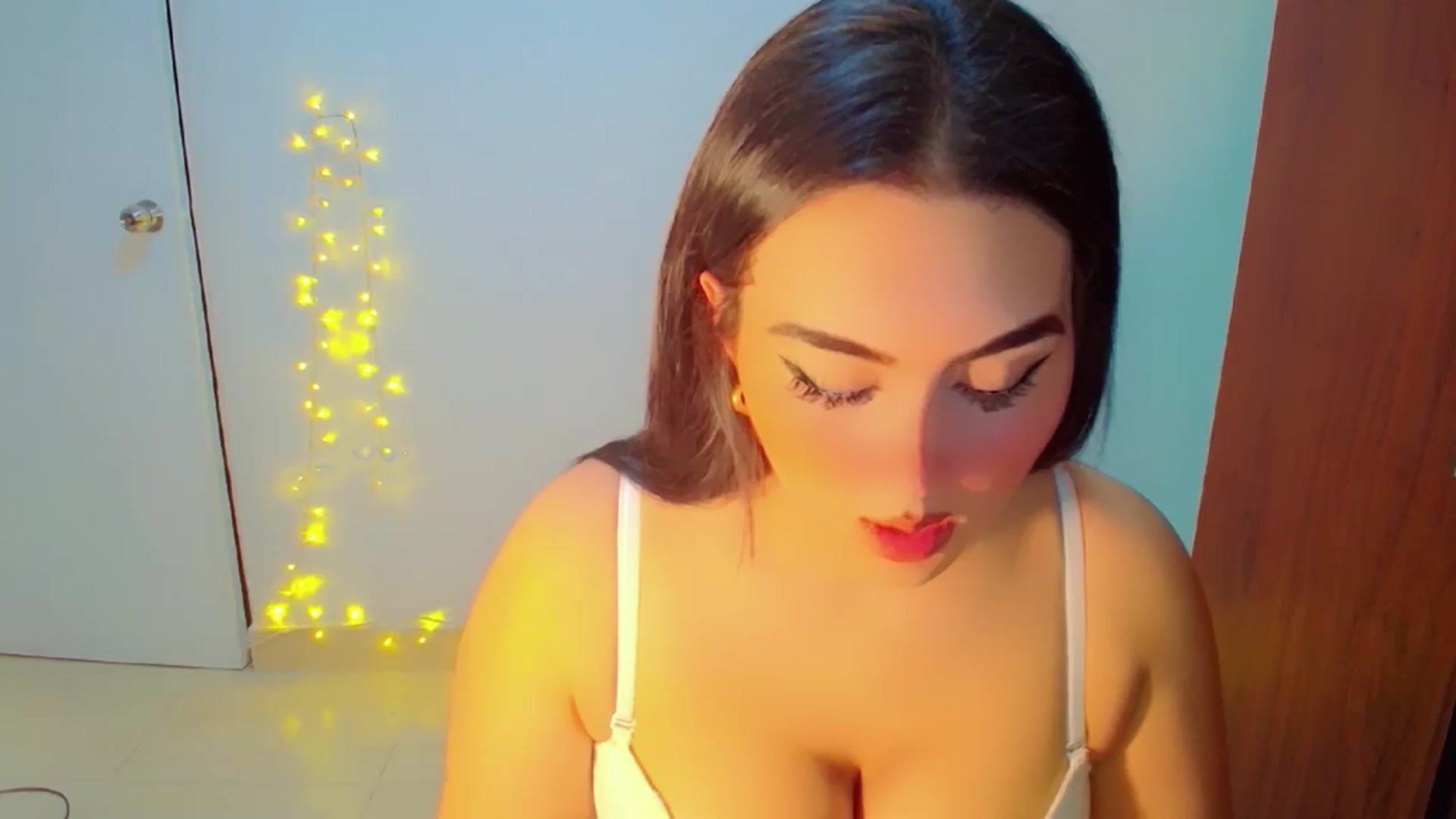 Gallery image thumbnail from YoungGirl's myfreecams stream on, 02/03/2024, 09:10 image 16 of 20