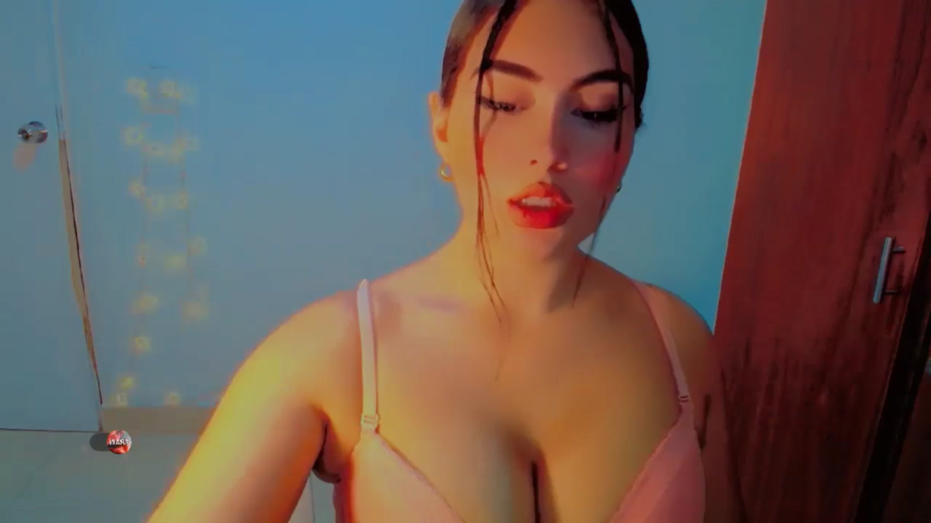 Gallery image thumbnail from YoungGirl's myfreecams stream on, 02/12/2024, 09:16 image 16 of 20