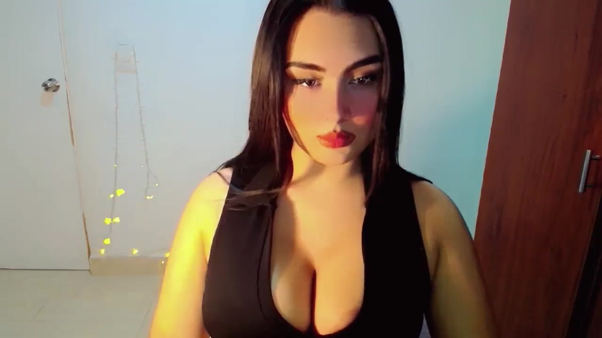 Gallery image thumbnail from YoungGirl's myfreecams stream on, 02/19/2024, 09:03 image 18 of 20