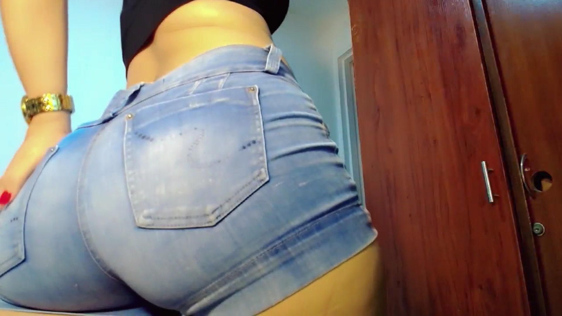 Gallery image thumbnail from YoungGirl's myfreecams stream on, 03/11/2024, 06:00 image 14 of 20
