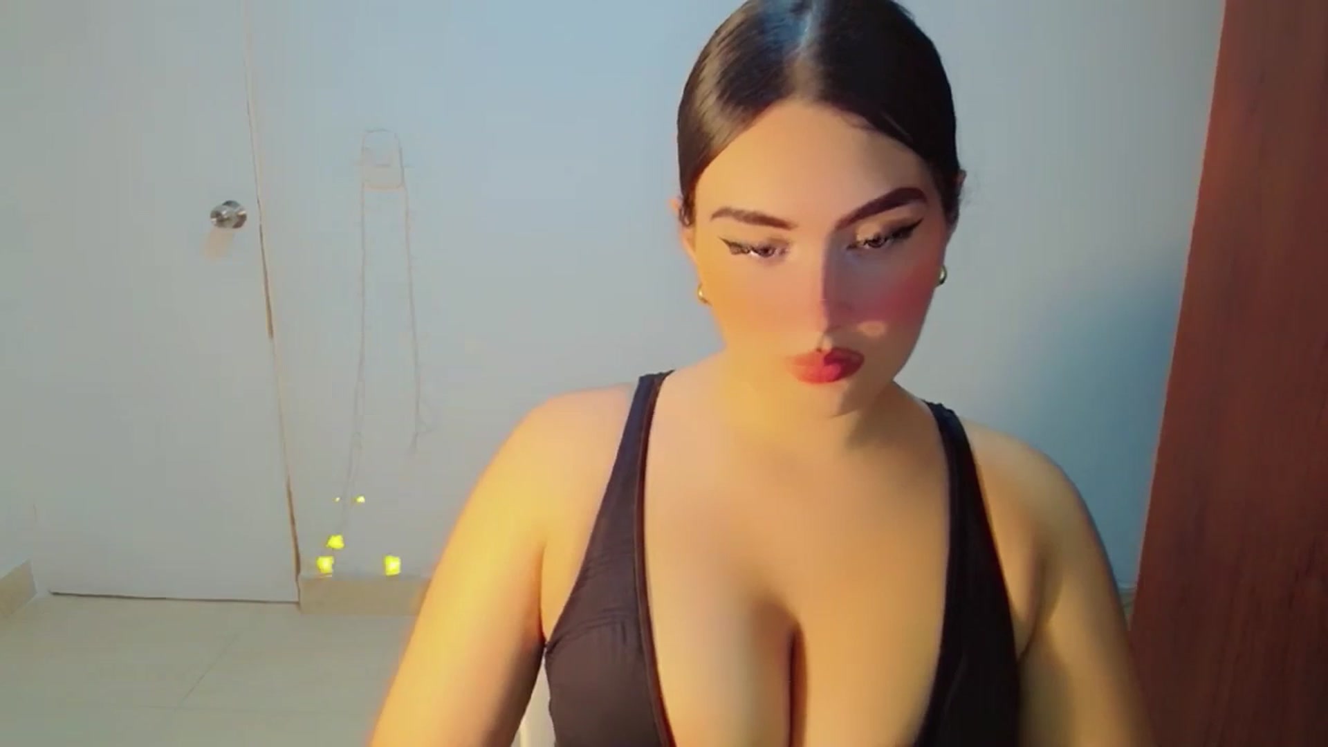 Gallery image thumbnail from YoungGirl's myfreecams stream on, 03/11/2024, 10:28 image 19 of 20