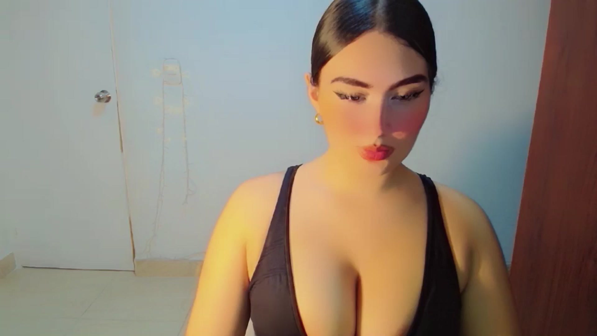 Gallery image thumbnail from YoungGirl's myfreecams stream on, 03/11/2024, 10:28 image 13 of 20