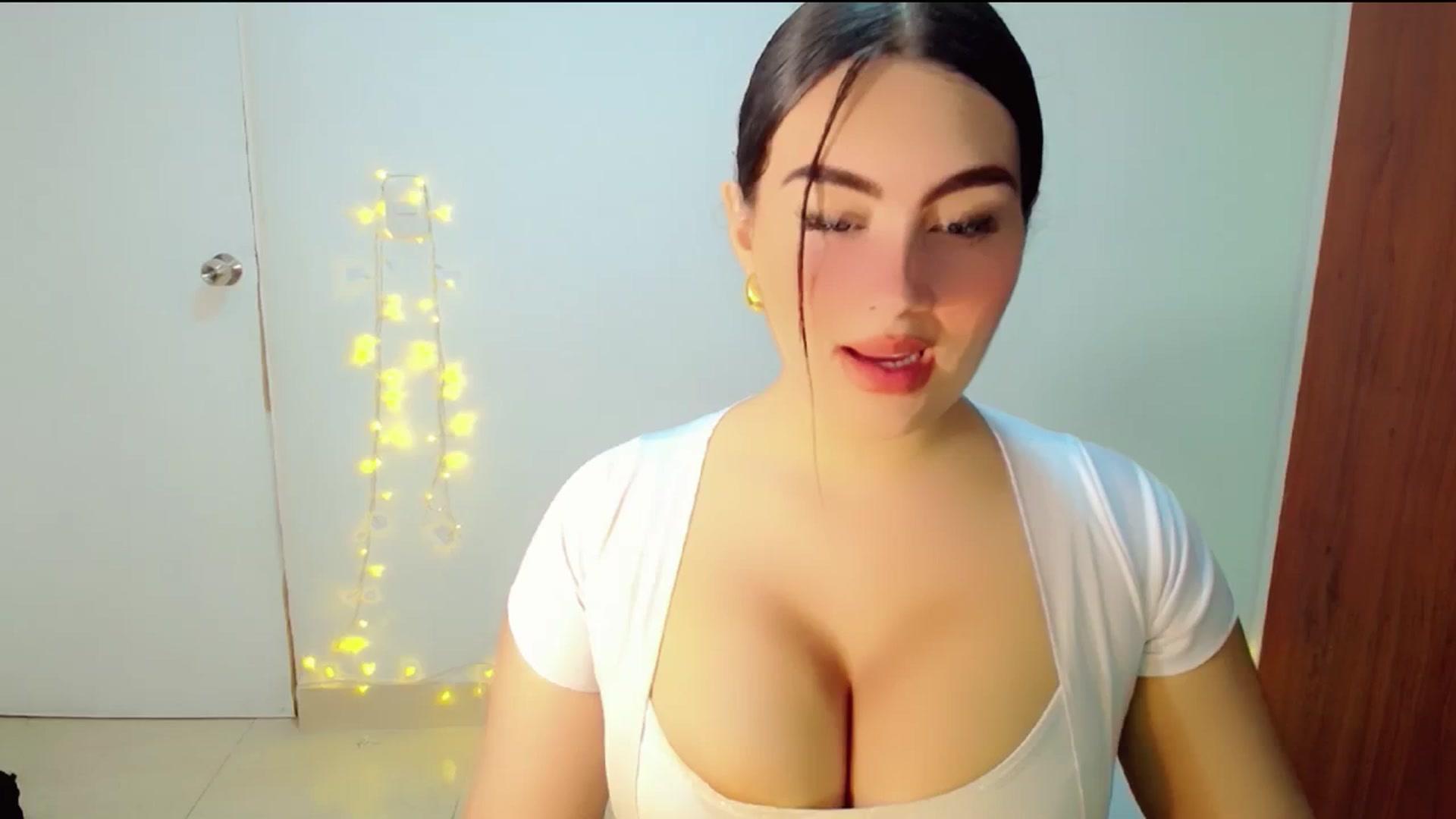 Gallery image thumbnail from YoungGirl's myfreecams stream on, 04/04/2024, 20:29 image 7 of 20