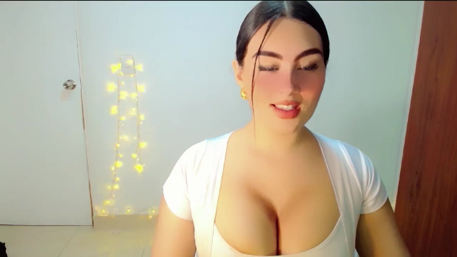 Gallery image thumbnail from YoungGirl's myfreecams stream on, 04/04/2024, 20:29 image 16 of 20
