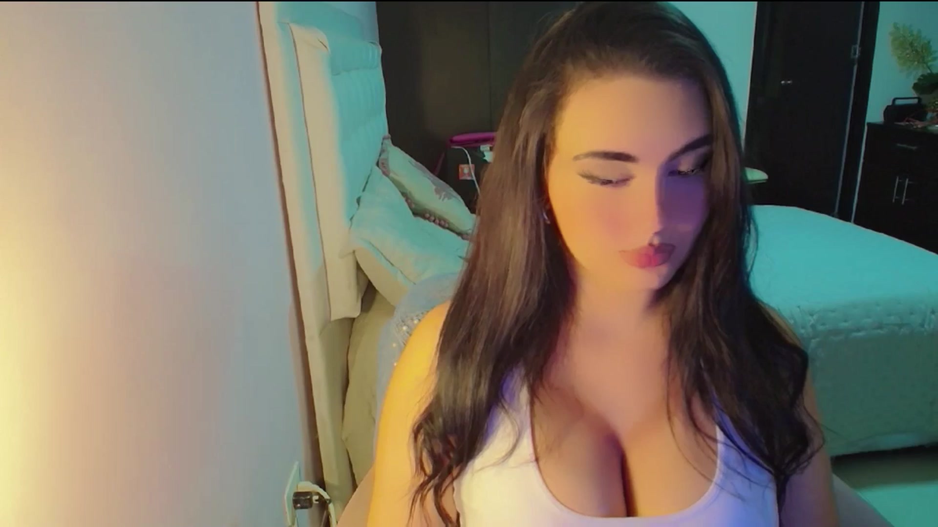 Gallery image thumbnail from YoungGirl's myfreecams stream on, 04/22/2024, 06:20 image 20 of 20