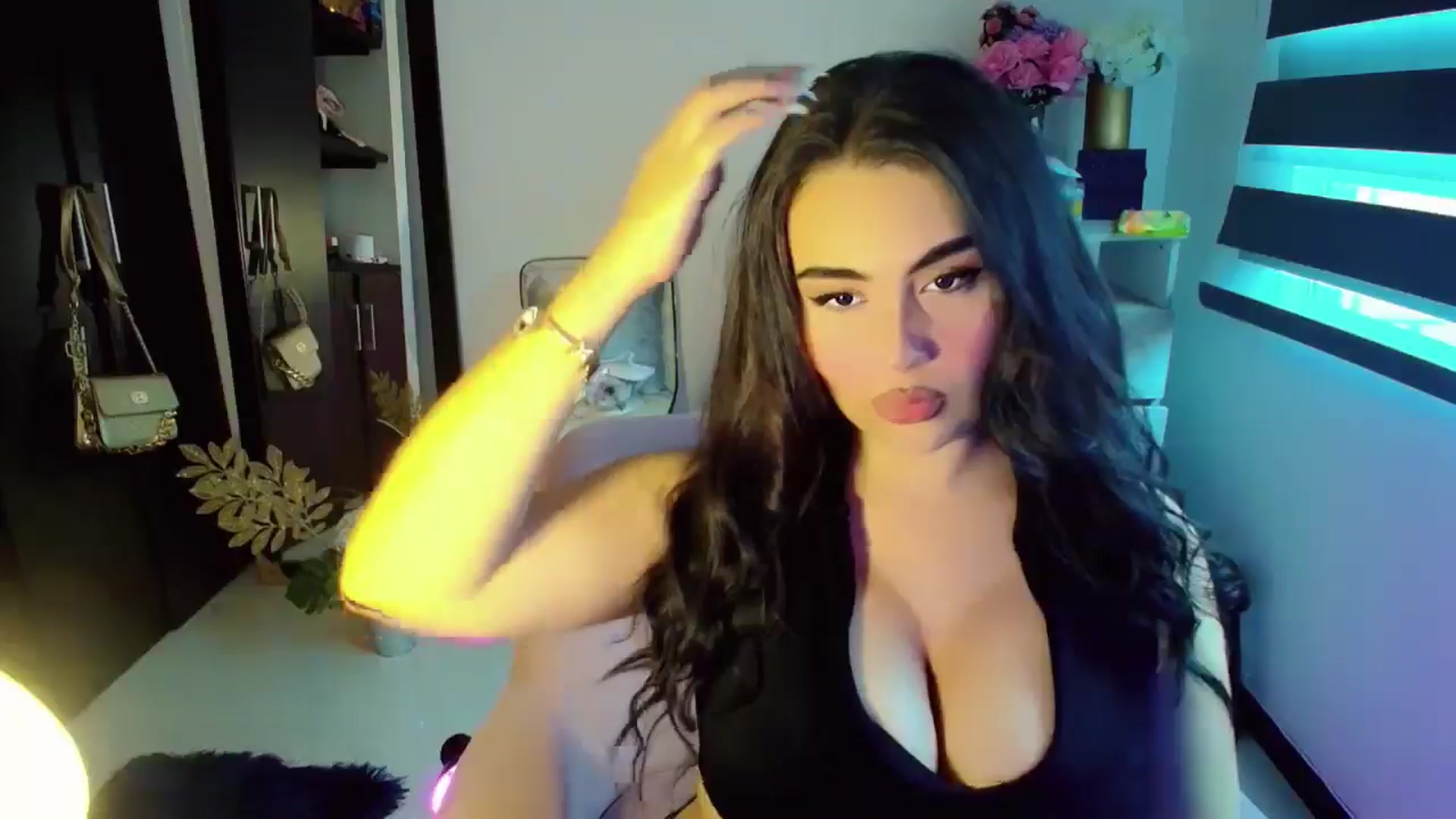 Gallery image thumbnail from YoungGirl's myfreecams stream on, 05/18/2024, 22:27 image 13 of 20