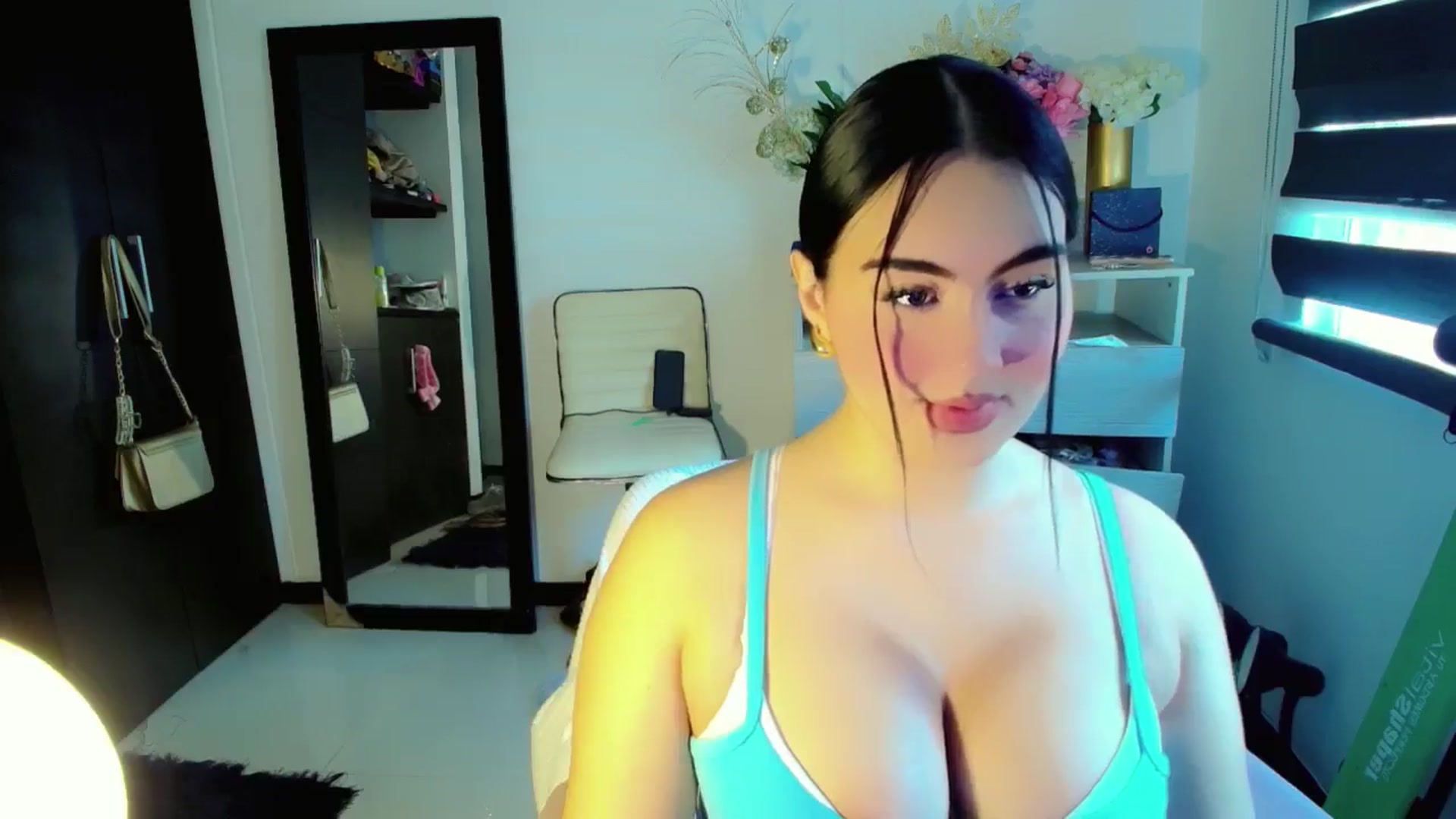Gallery image thumbnail from YoungGirl's myfreecams stream on, 06/06/2024, 18:17 image 14 of 20