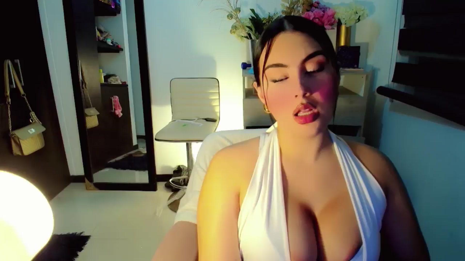 Gallery image thumbnail from YoungGirl's myfreecams stream on, 06/07/2024, 05:30 image 1 of 20
