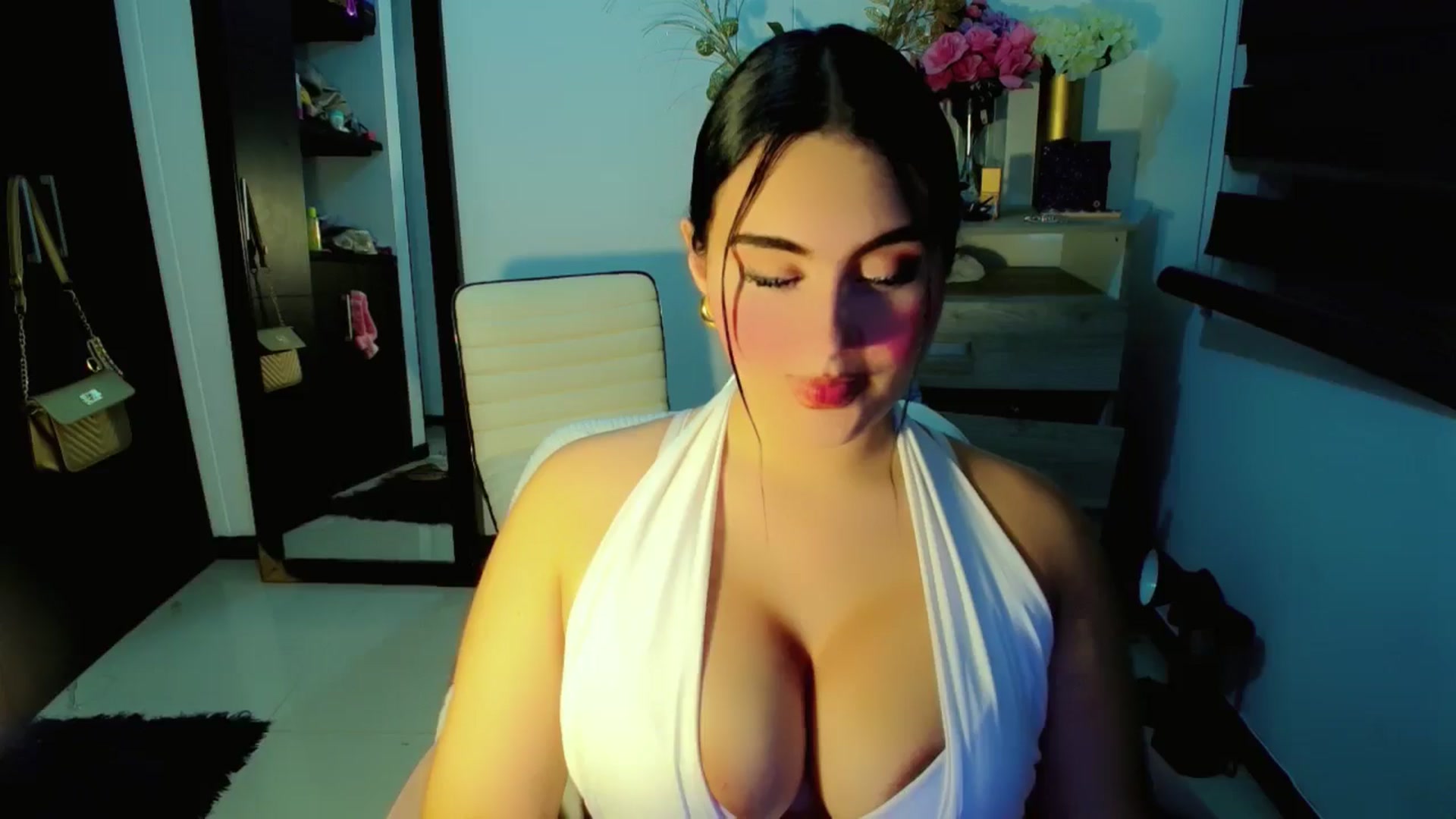 Gallery image thumbnail from YoungGirl's myfreecams stream on, 06/07/2024, 05:30 image 20 of 20