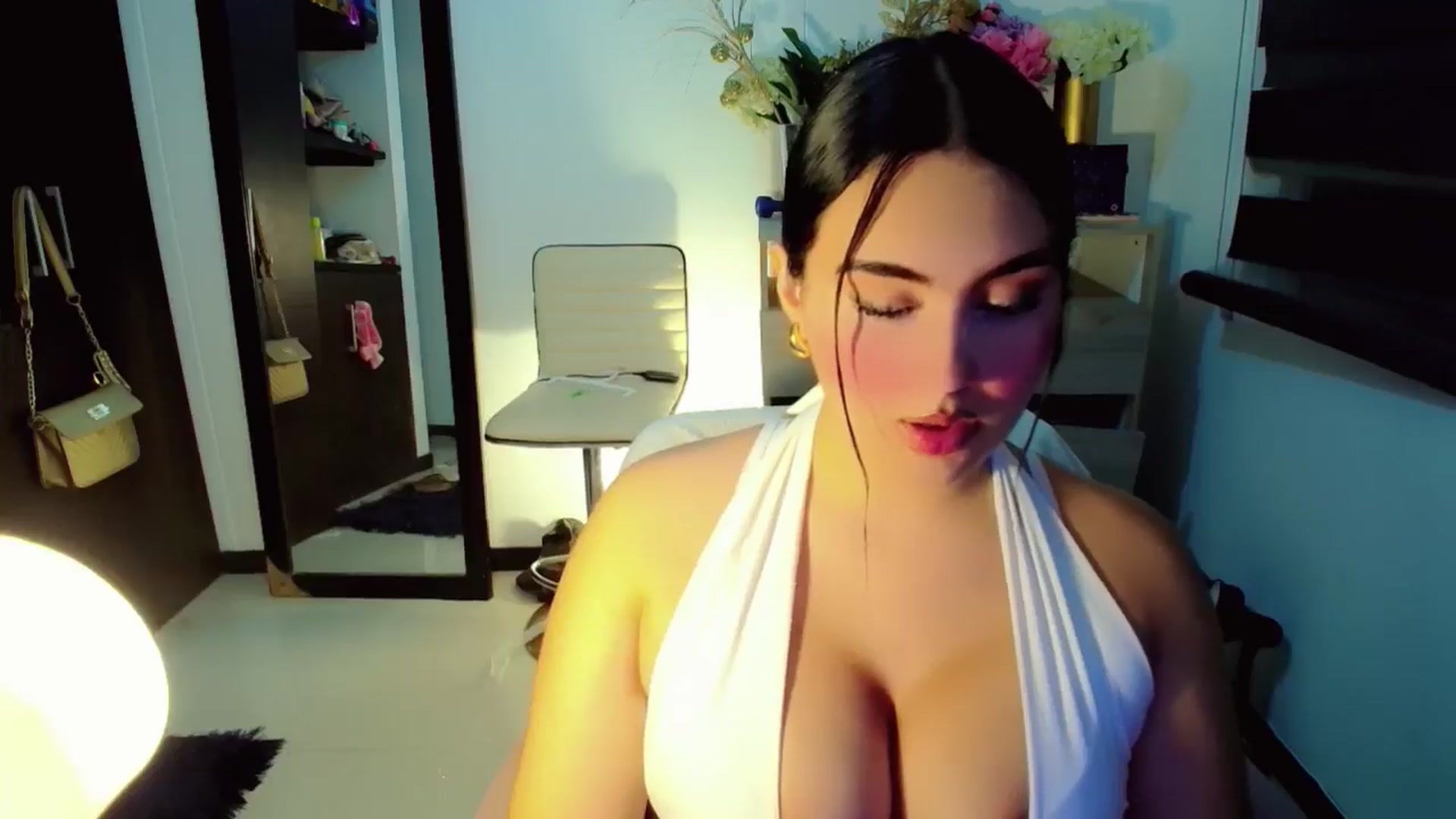 Gallery image thumbnail from YoungGirl's myfreecams stream on, 06/07/2024, 05:30 image 4 of 20