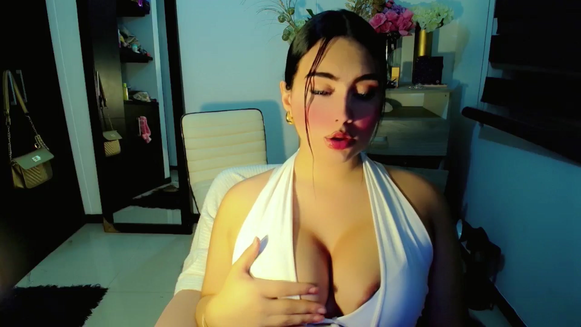 Gallery image thumbnail from YoungGirl's myfreecams stream on, 06/07/2024, 05:30 image 19 of 20