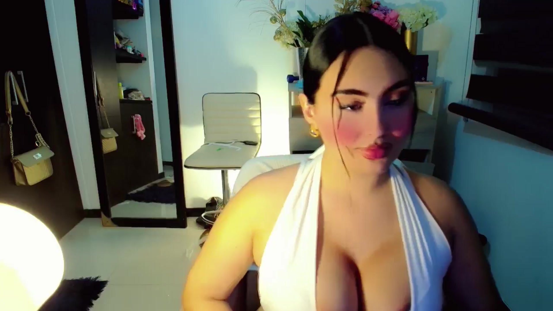 Gallery image thumbnail from YoungGirl's myfreecams stream on, 06/07/2024, 05:30 image 2 of 20