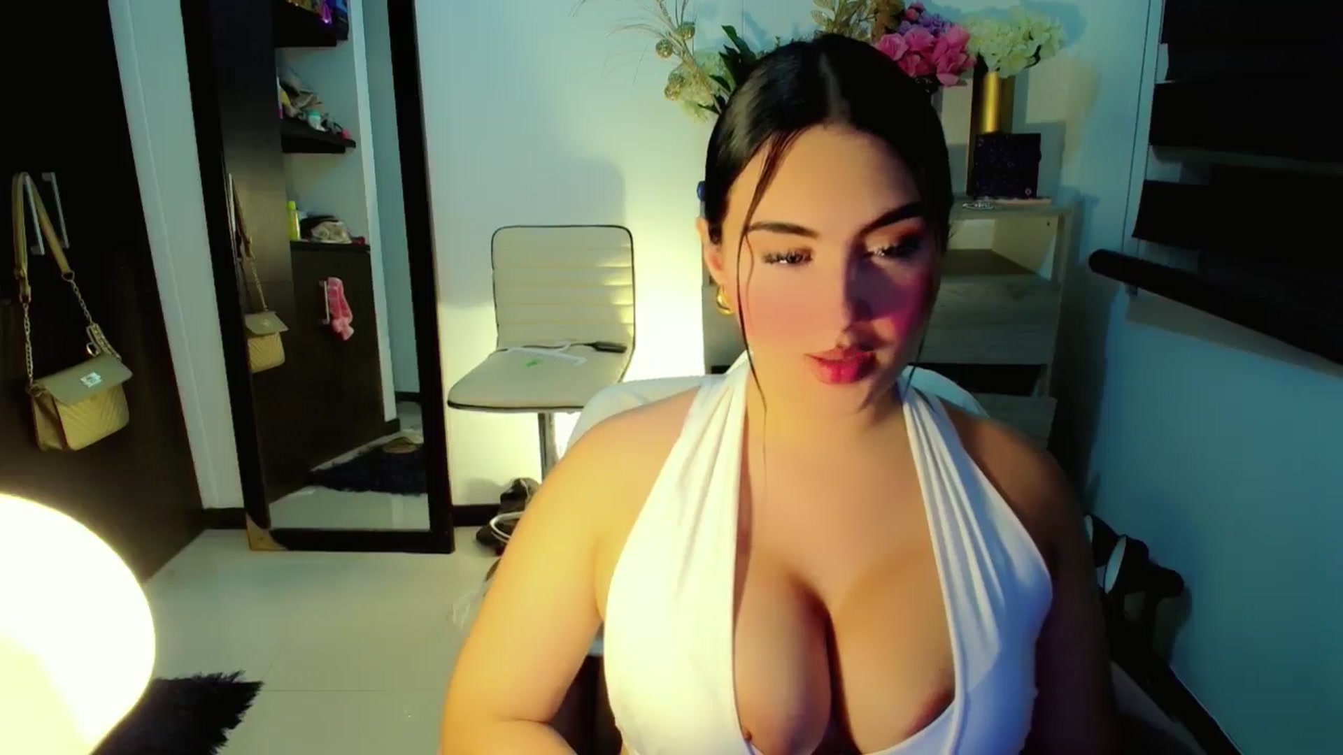 Gallery image thumbnail from YoungGirl's myfreecams stream on, 06/07/2024, 05:30 image 9 of 20